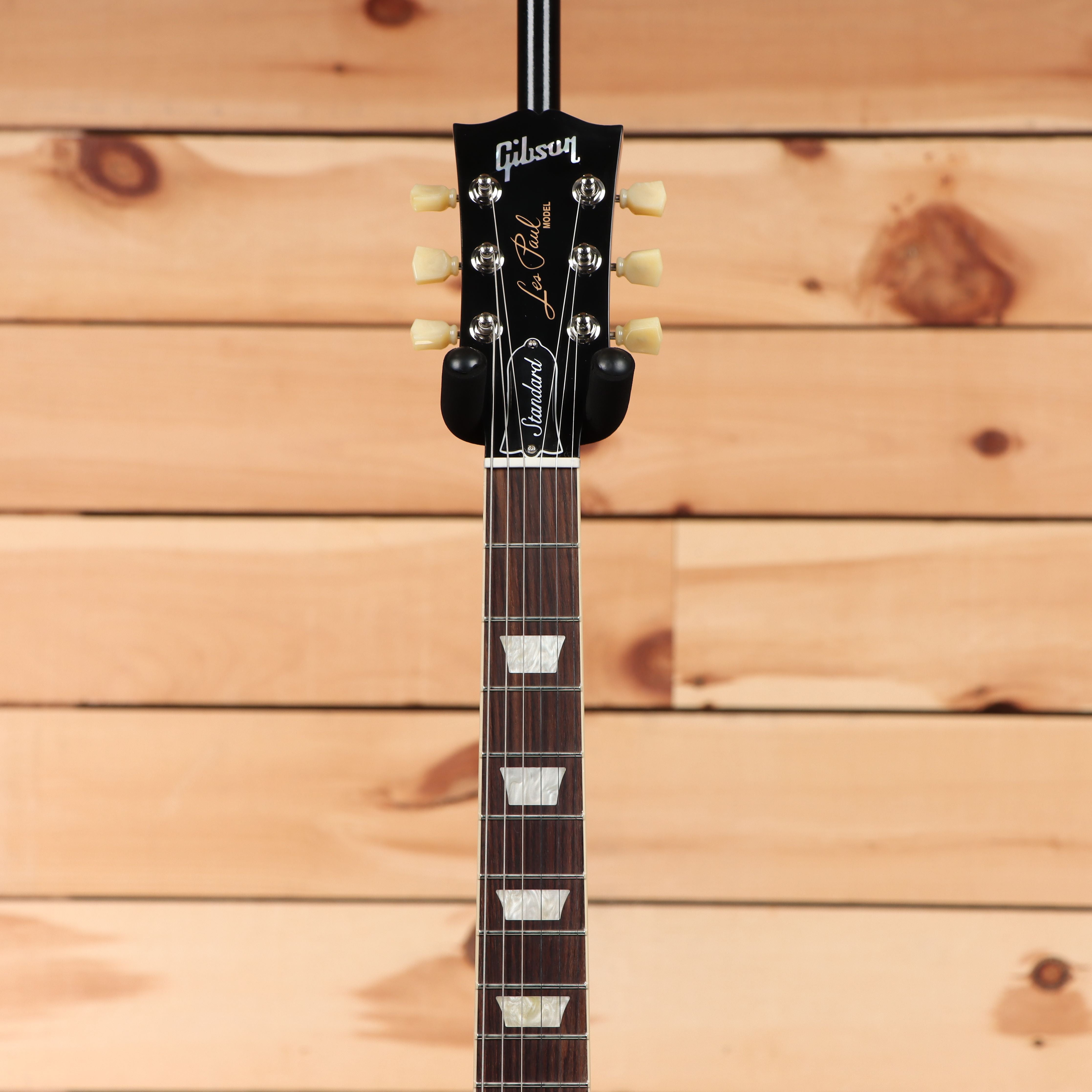 Gibson Les Paul Standard 50s Gold Top electric guitar with dual humbuckers and rosewood fretboard