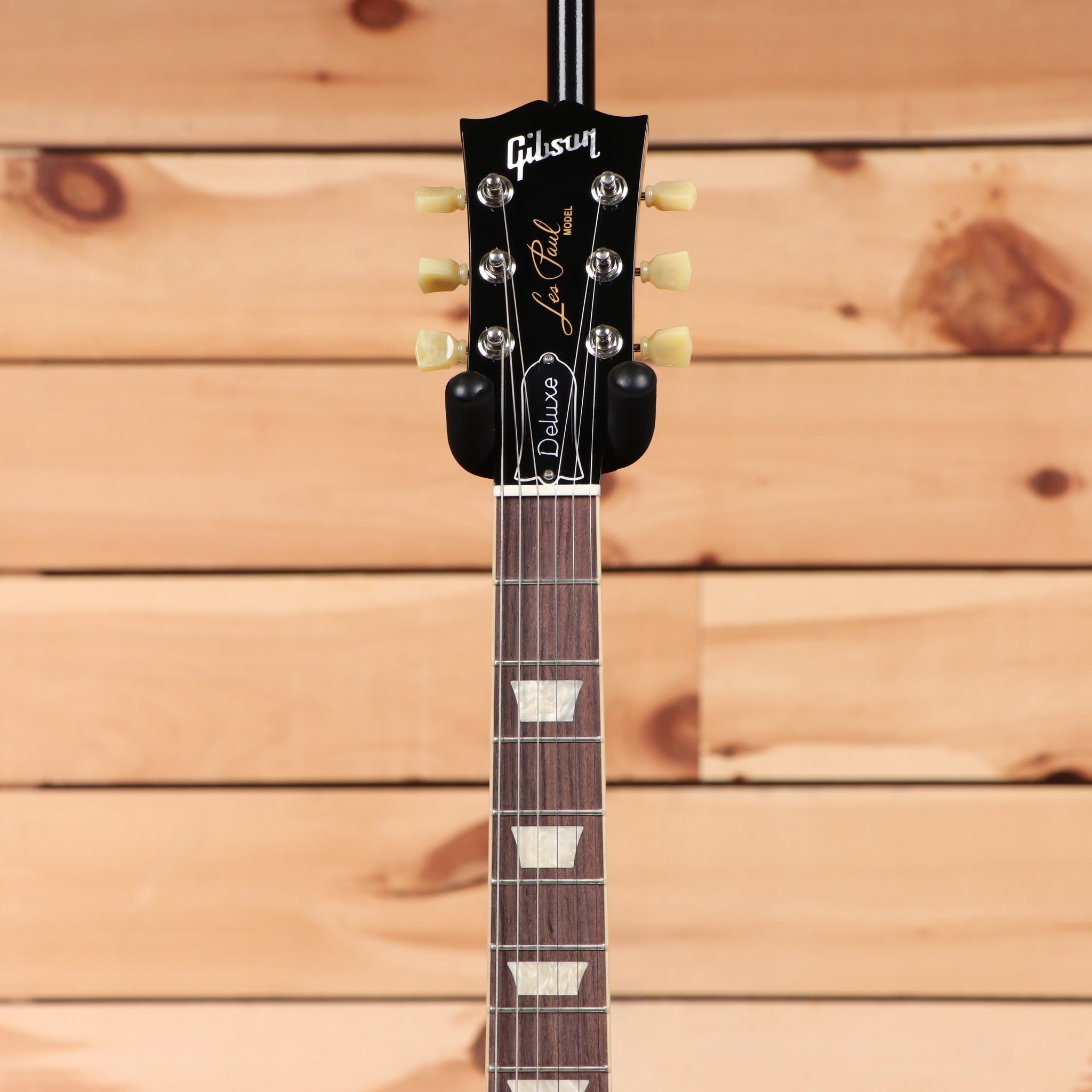 Gibson Les Paul 70s Deluxe electric guitar Gold Top with cream binding and rosewood fretboard