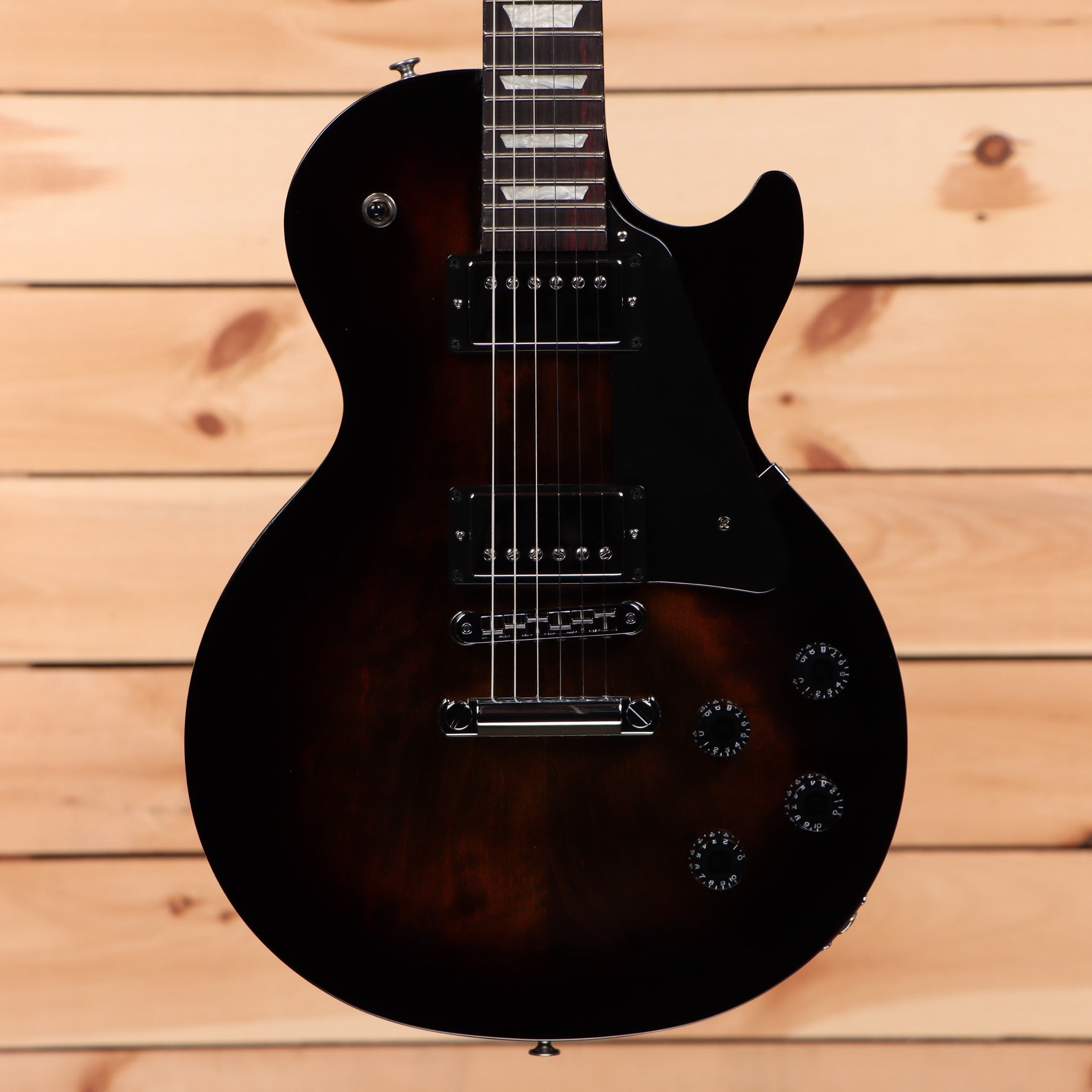 Gibson Les Paul Studio Smokehouse Burst electric guitar with dual humbucker pickups and mahogany body
