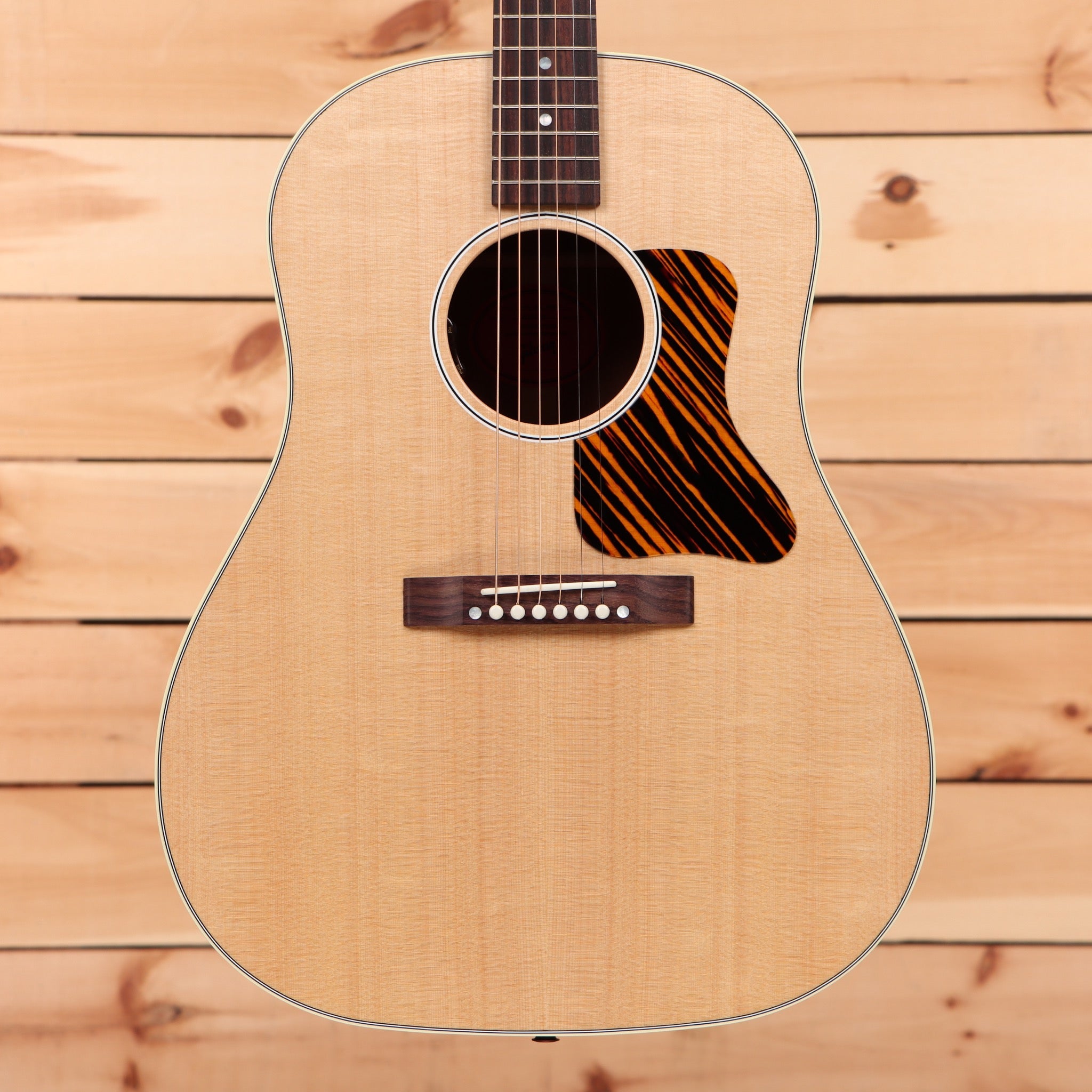 Gibson J35 dreadnought acoustic guitar faded natural finish with tortoiseshell pickguard