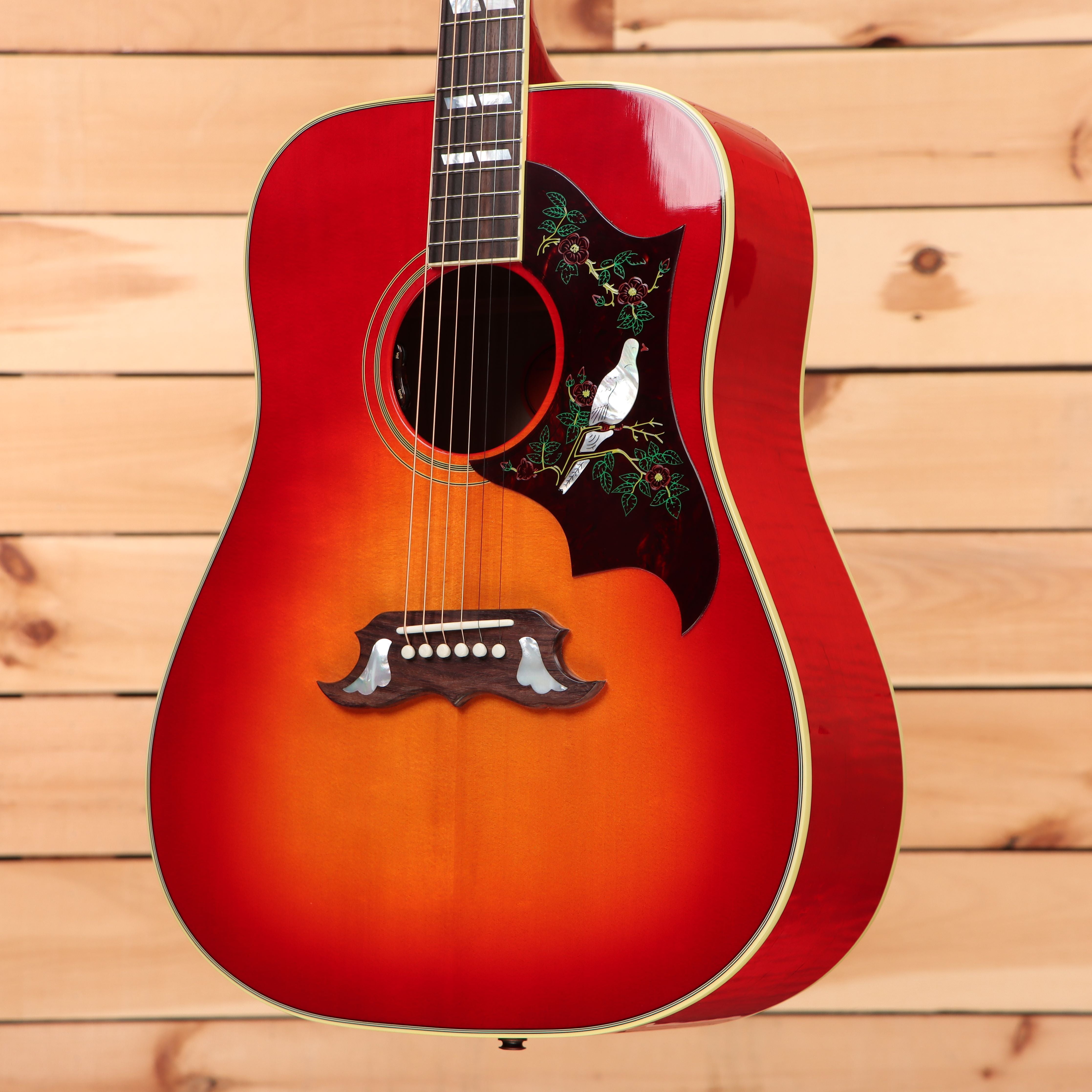 Gibson Dove Original dreadnought acoustic guitar Vintage Cherry Sunburst with inlaid bird pickguard