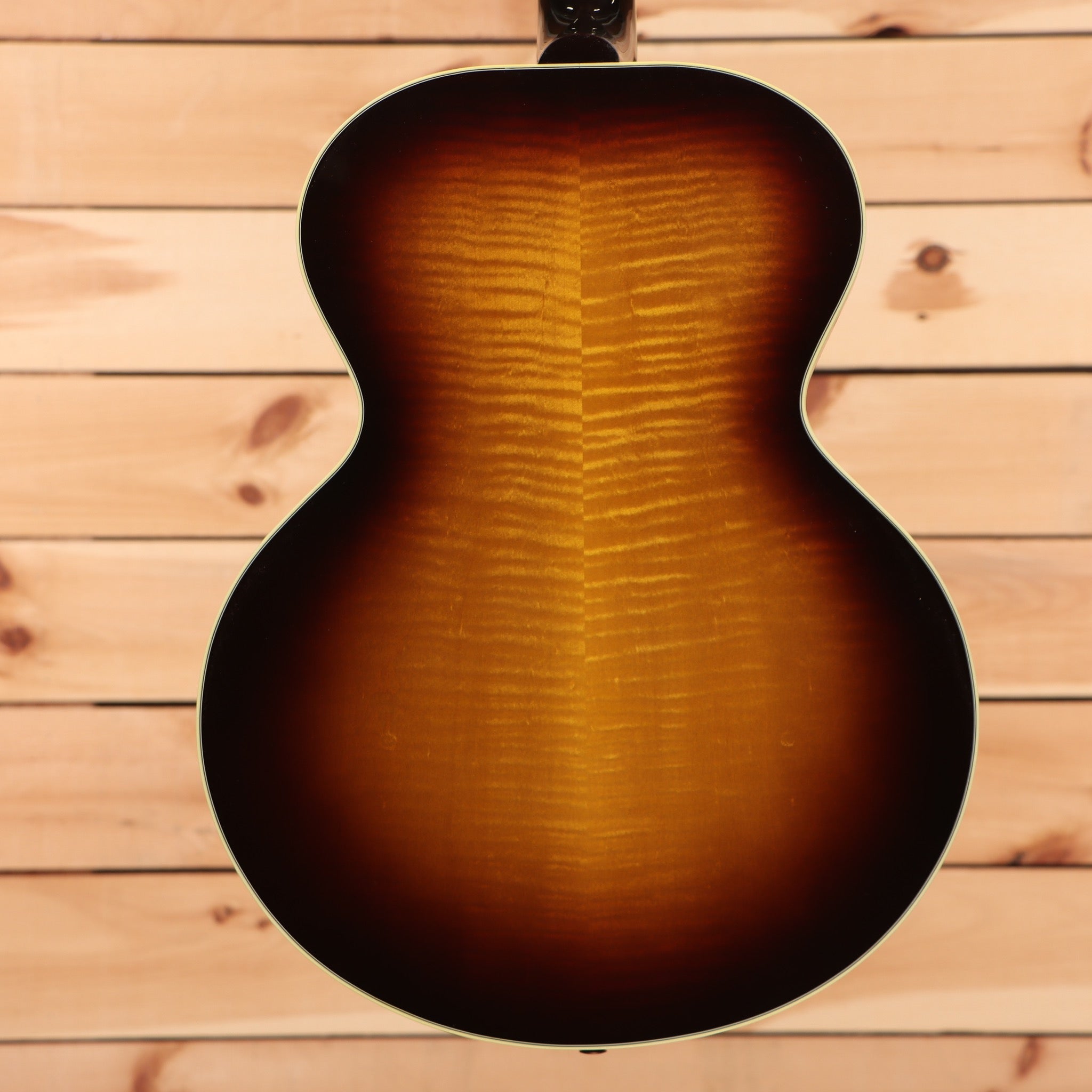 Gibson J185 Original acoustic guitar Vintage Sunburst with flamed maple top