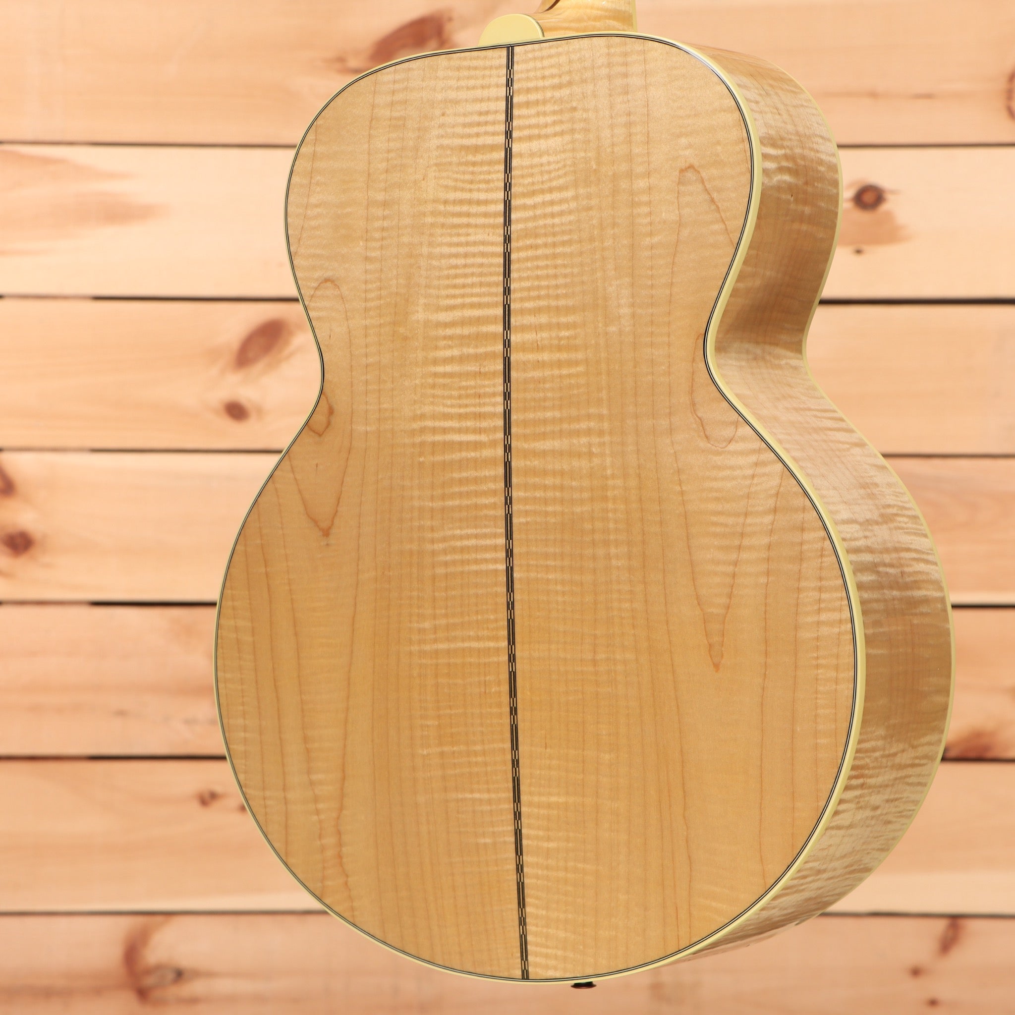 Gibson SJ200 Original acoustic jumbo guitar Antique Natural with figured maple back and sides