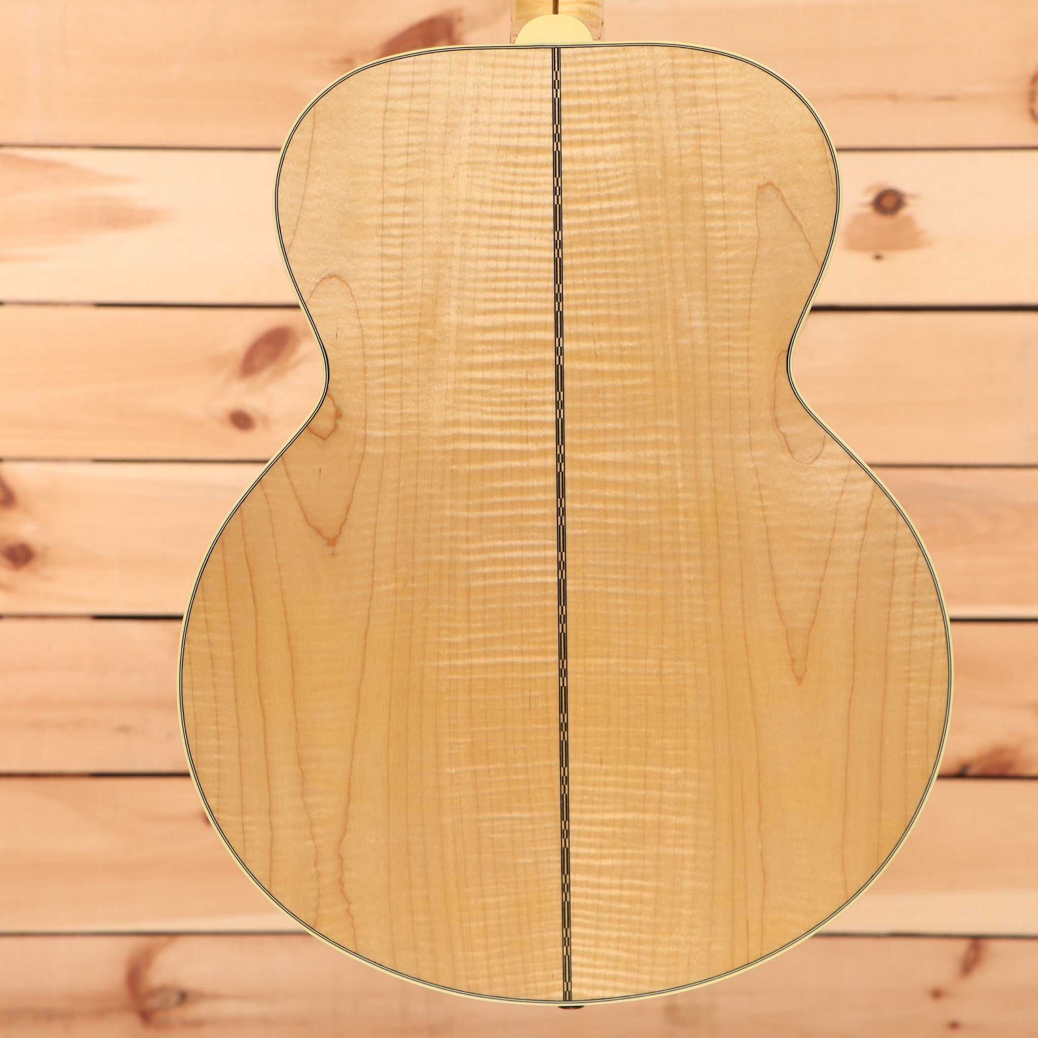 Gibson SJ200 Original jumbo acoustic guitar antique natural with maple top and center strip binding