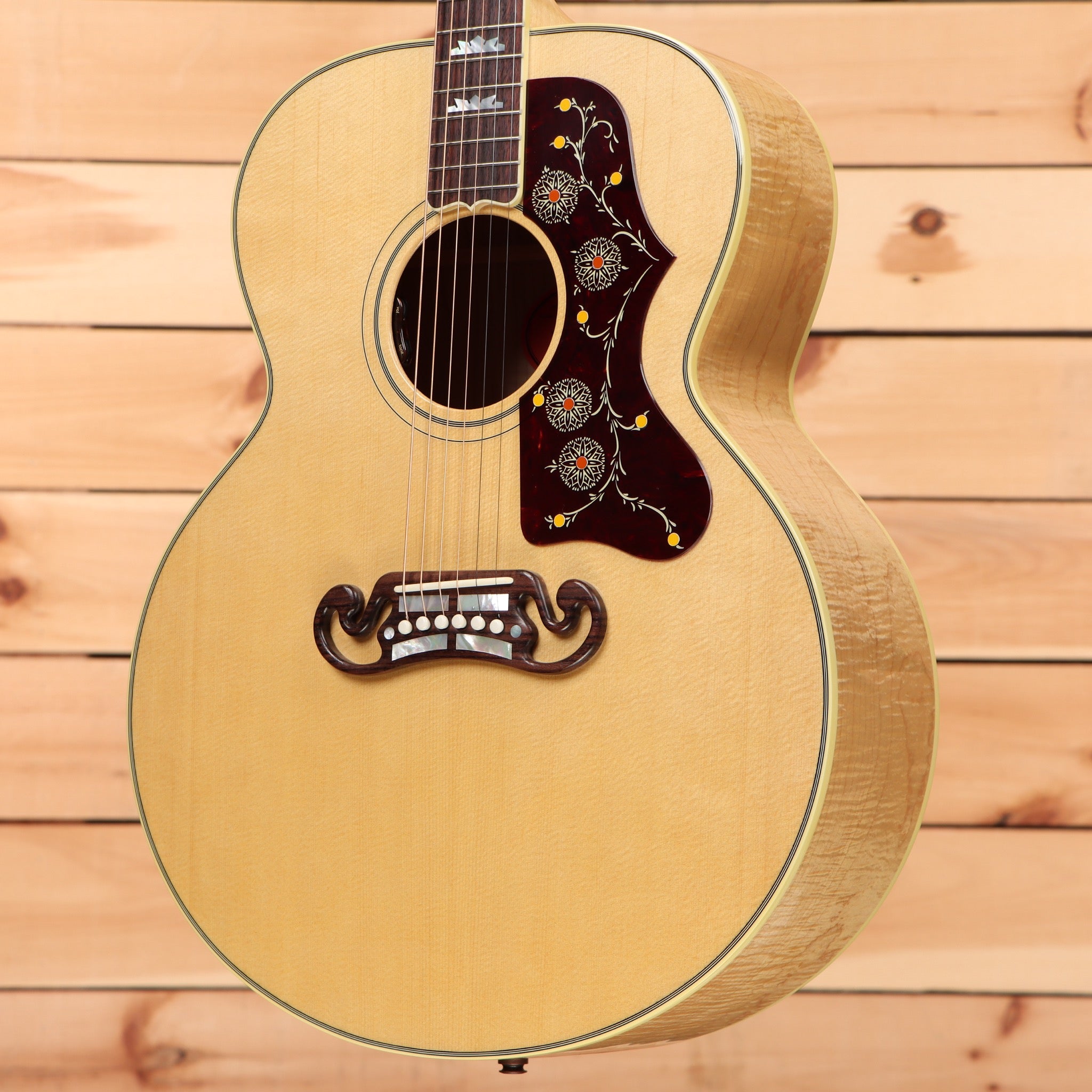 Gibson SJ200 Original acoustic guitar Antique Natural with floral pickguard inlay