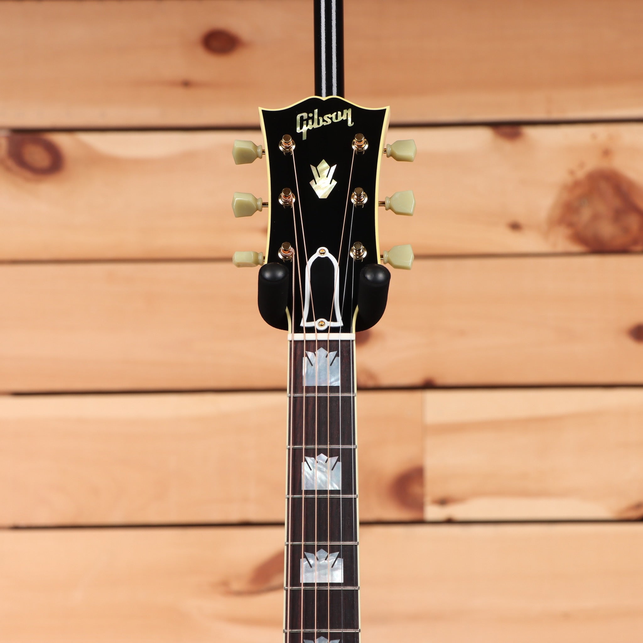 Gibson SJ200 Original jumbo acoustic guitar Antique Natural with abalone inlays