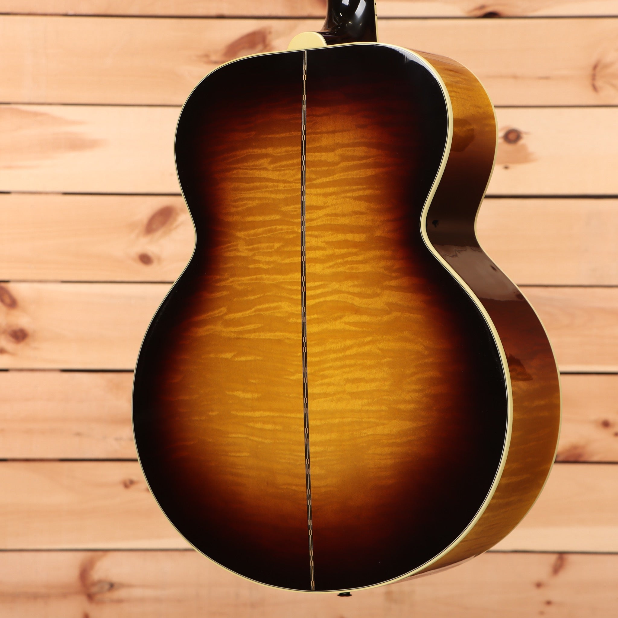 Gibson SJ200 Original acoustic guitar Vintage Sunburst with flamed maple back and sides