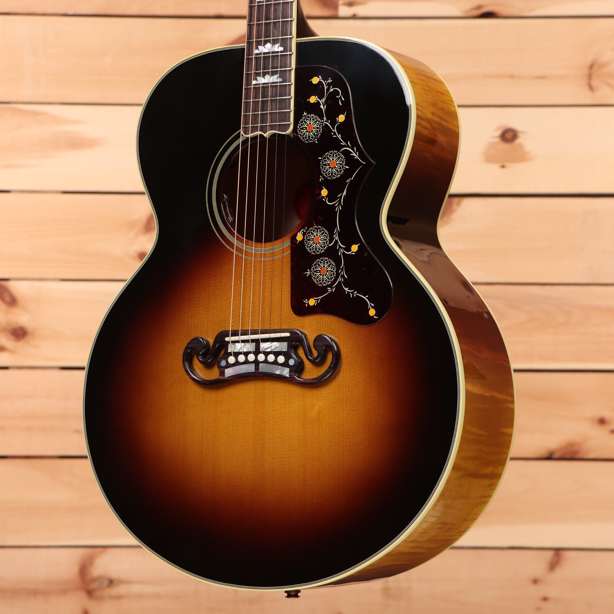 Gibson SJ200 Original jumbo acoustic guitar Vintage Sunburst with floral pickguard inlay