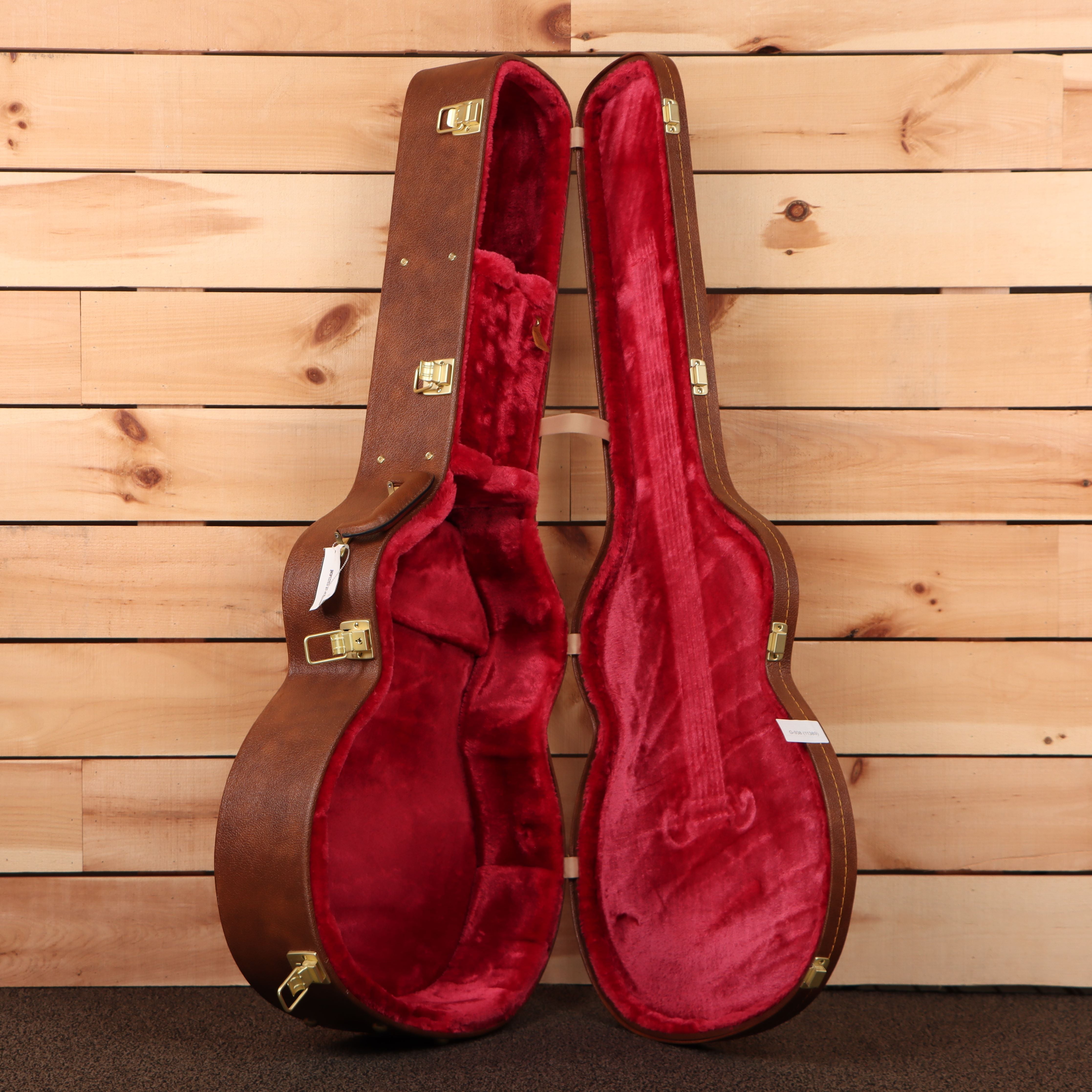 Gibson SJ200 Original acoustic guitar vintage sunburst with red velvet-lined hardshell case