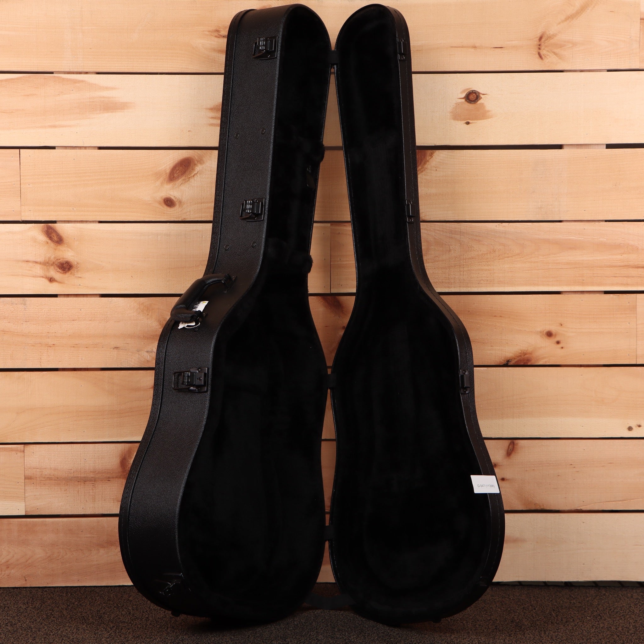 Gibson J45 Studio acoustic guitar walnut antique natural finish with black case