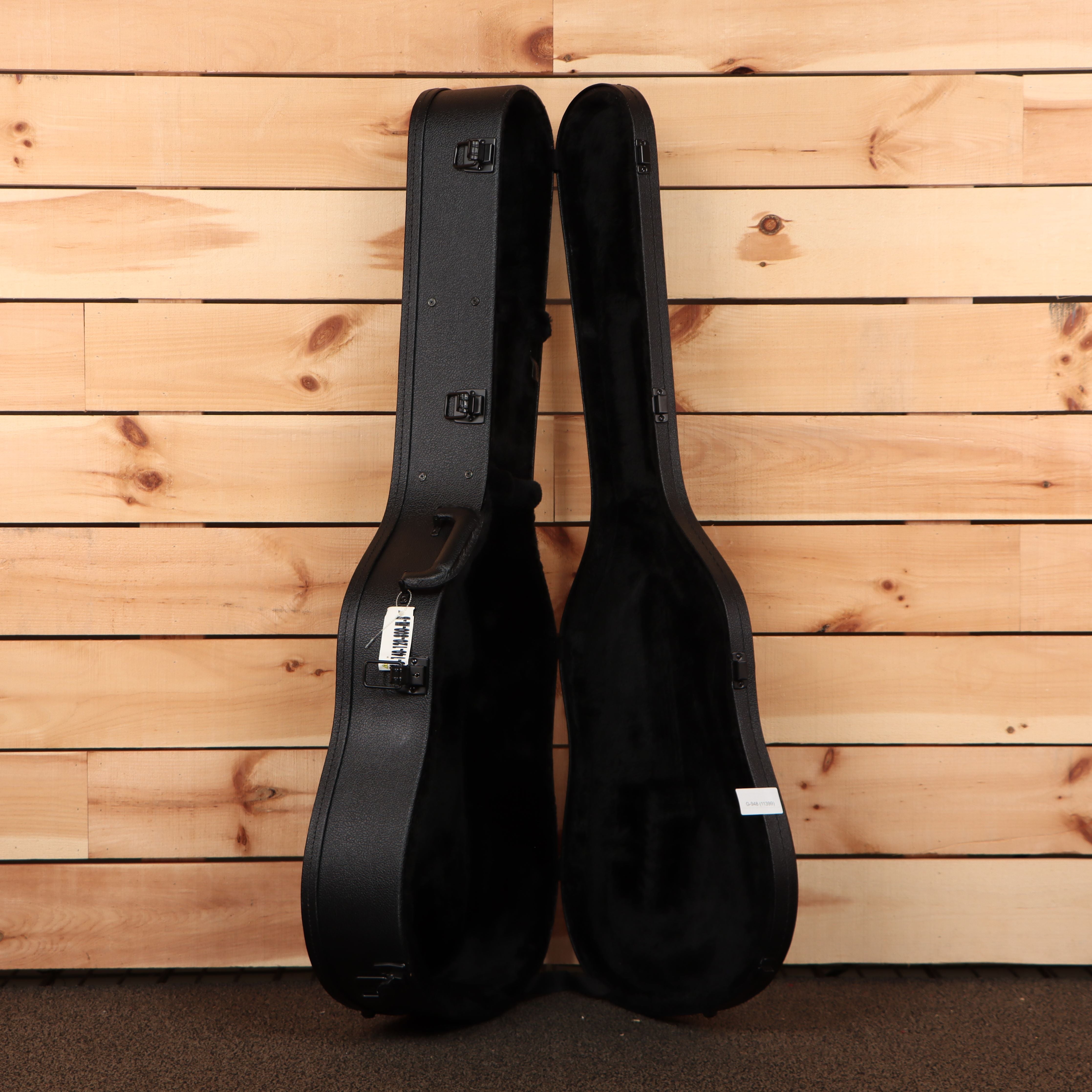 Gibson J45 Studio acoustic guitar walnut antique natural finish with black hard case