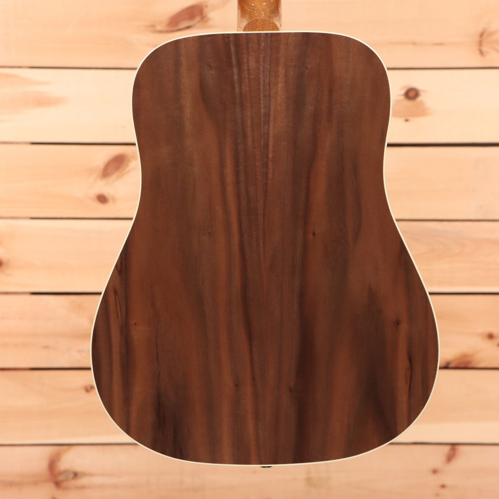 Gibson Hummingbird Studio Walnut Natural acoustic guitar dreadnought with rounded body shape