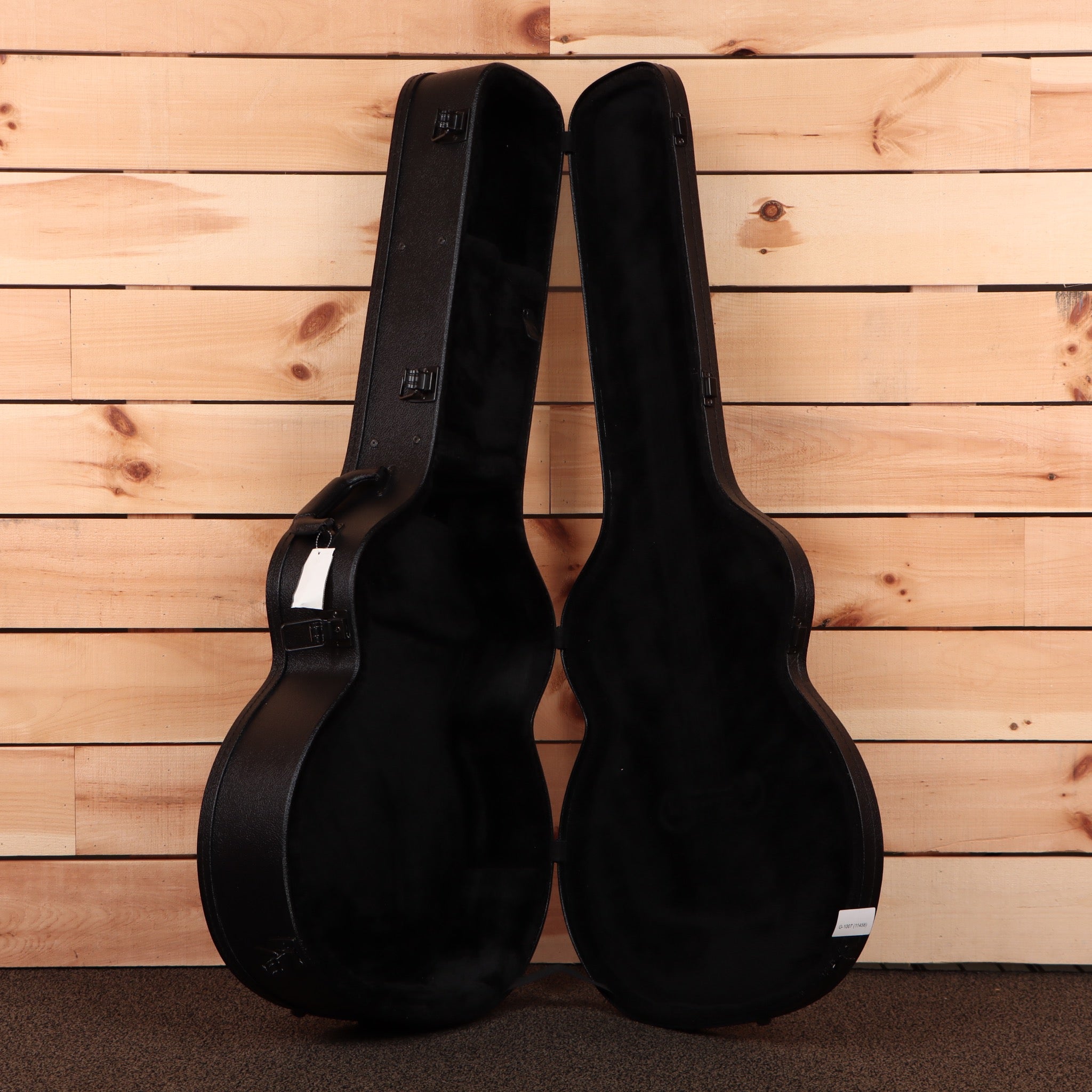 Gibson SJ200 Studio acoustic guitar walnut natural finish with black hardshell case
