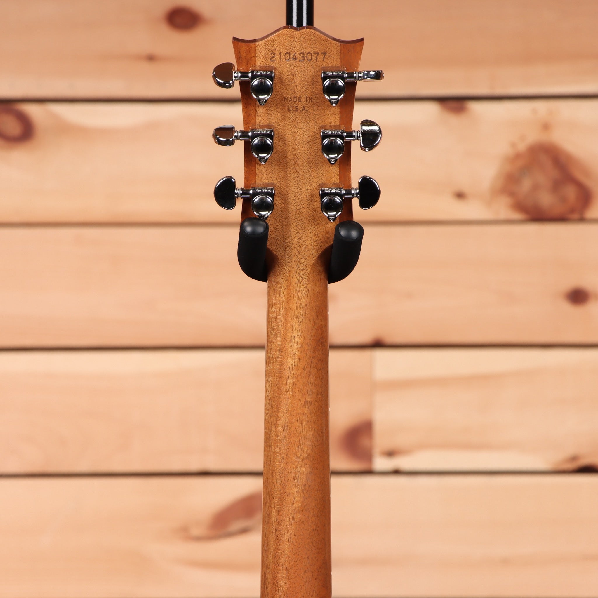 Gibson SJ200 Studio Walnut Natural acoustic guitar Jumbo body with chrome tuning machines