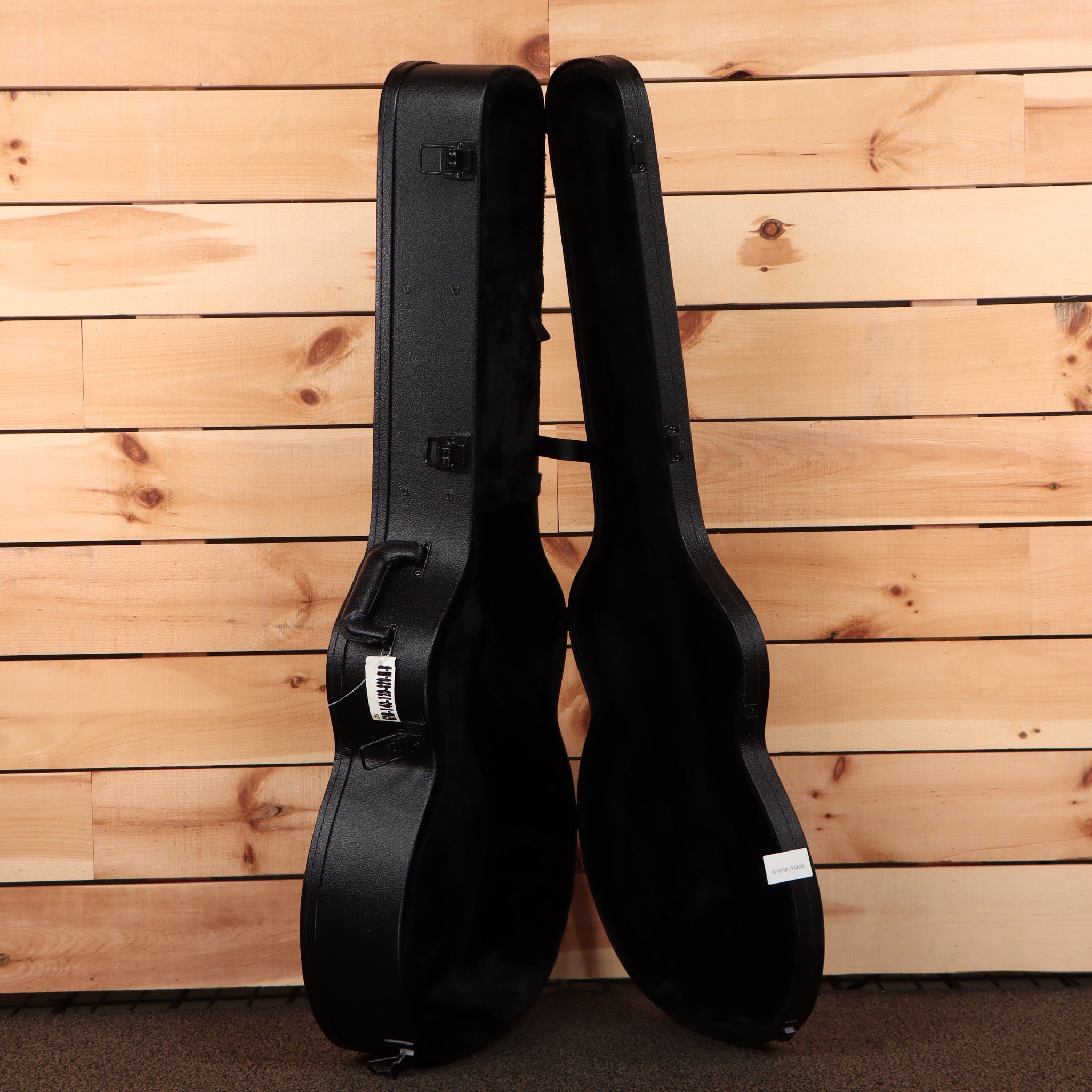 Gibson SJ200 Standard jumbo acoustic guitar Autumn Burst with black velvet-lined case