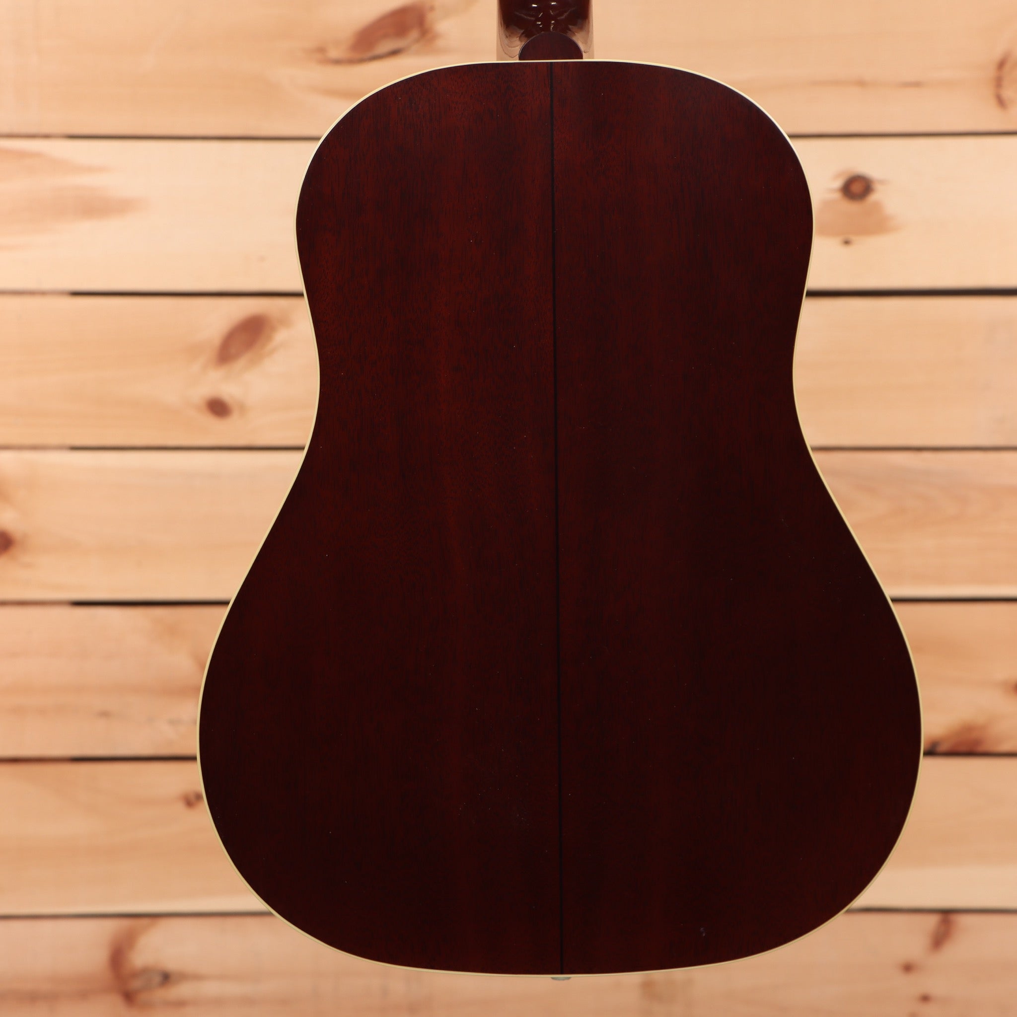 Gibson J-35 vintage sunburst acoustic guitar dreadnought with center seam back detail