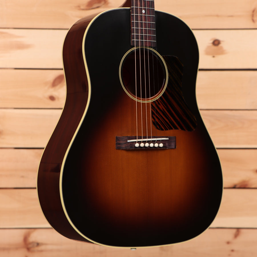 Gibson J-35 dreadnought acoustic guitar vintage sunburst with gold binding and 12-string configuration