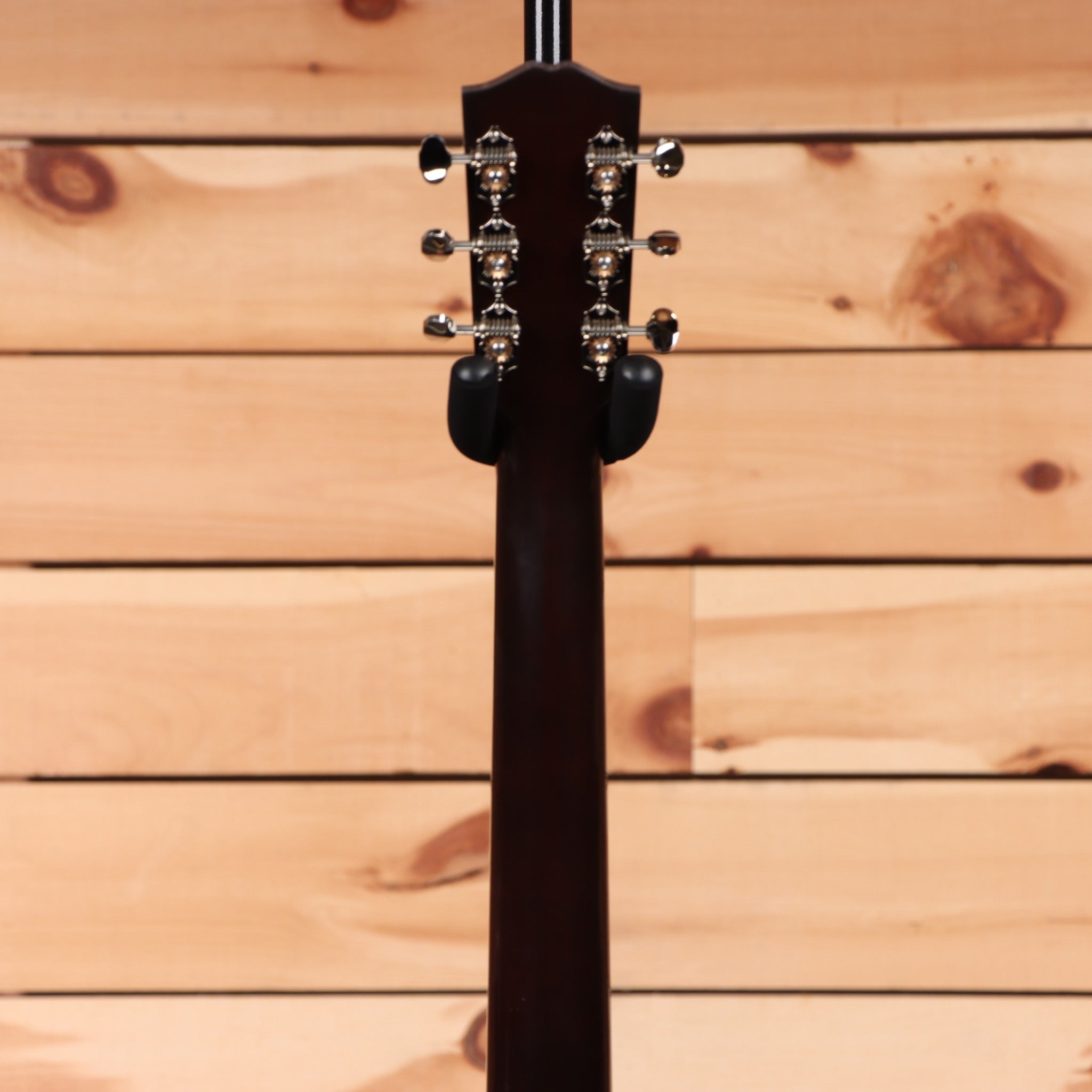 Gibson 1936 Advanced Jumbo acoustic guitar Vintage Sunburst with chrome tuning machines