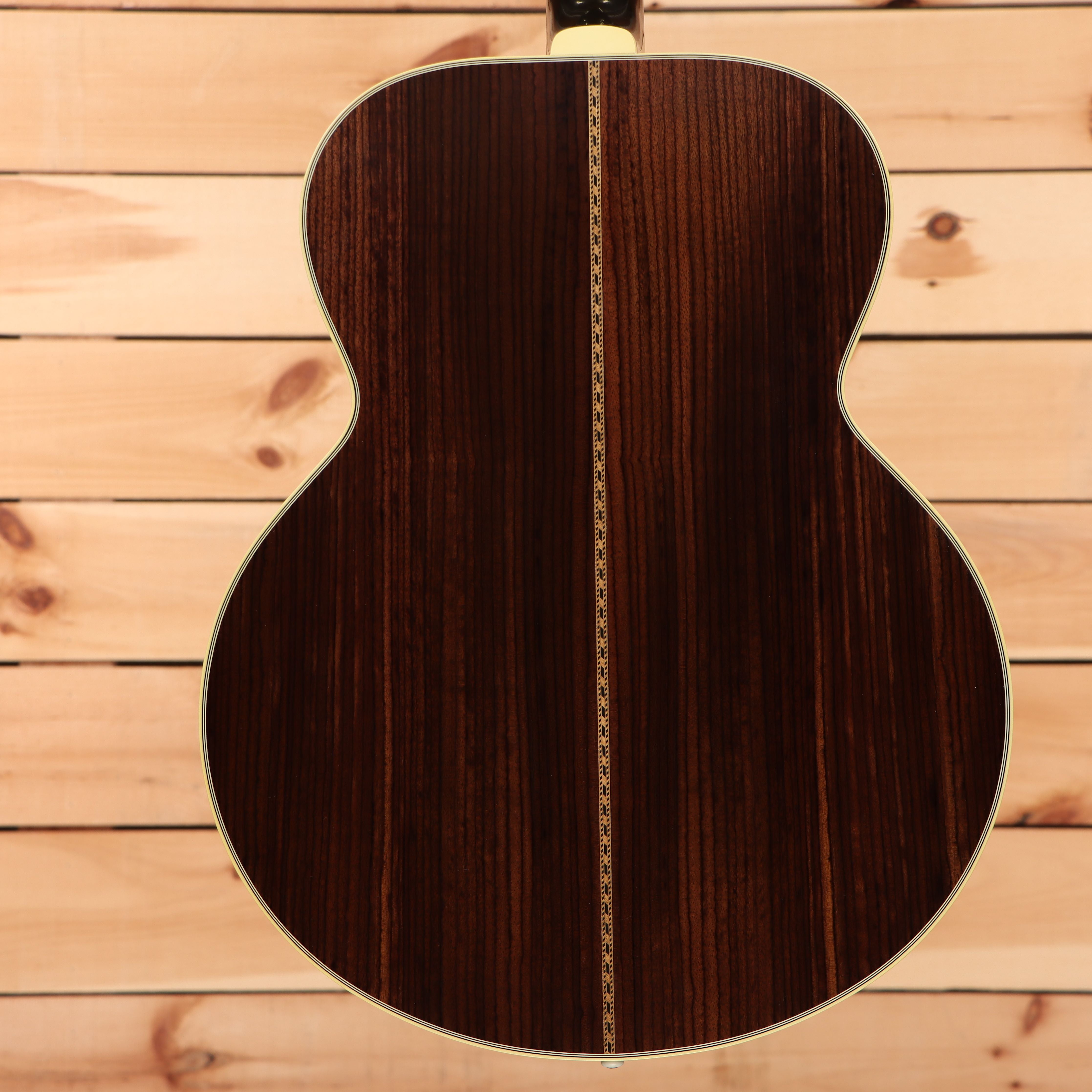Gibson Pre-War SJ200 jumbo acoustic guitar vintage sunburst finish with rosewood back and sides