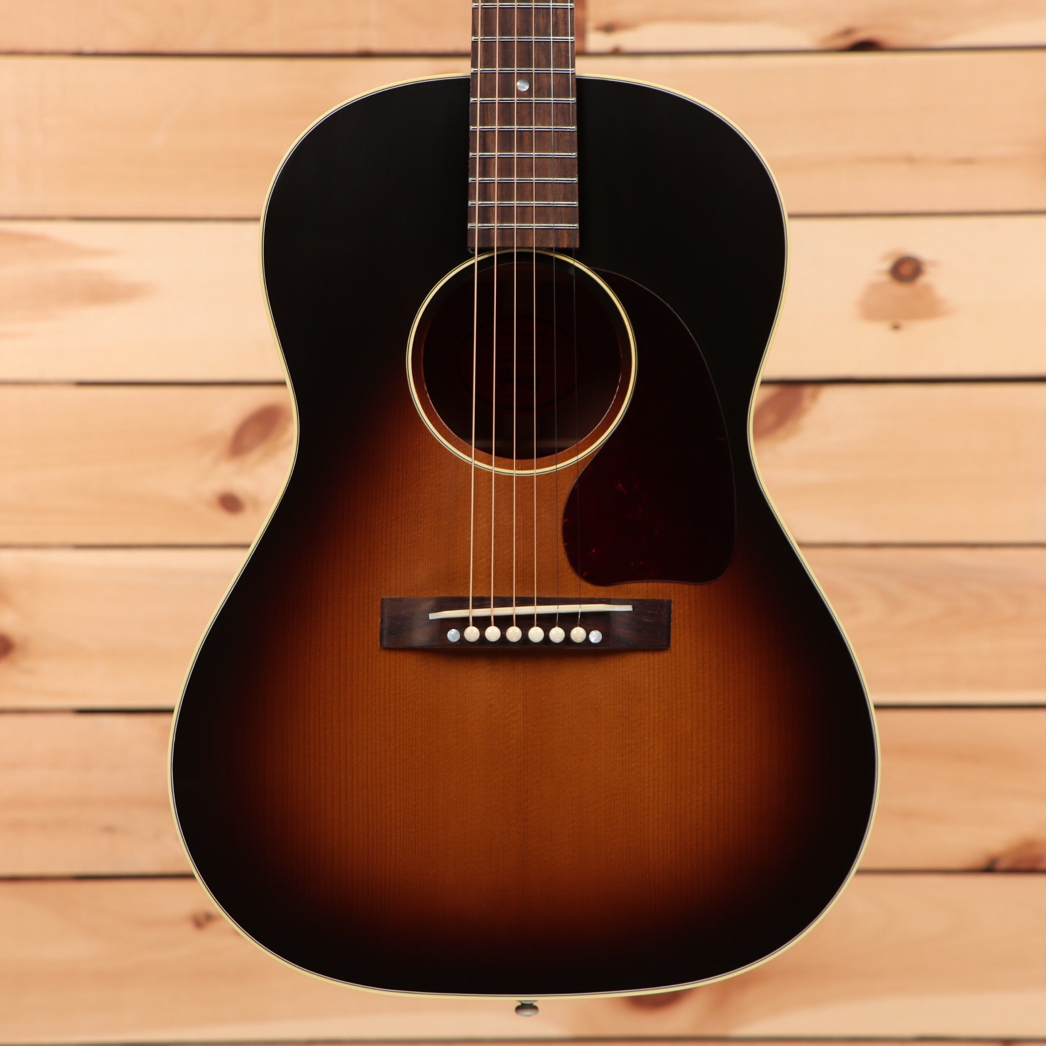 Gibson 1942 Banner LG2 dreadnought acoustic guitar vintage sunburst with rosewood fretboard