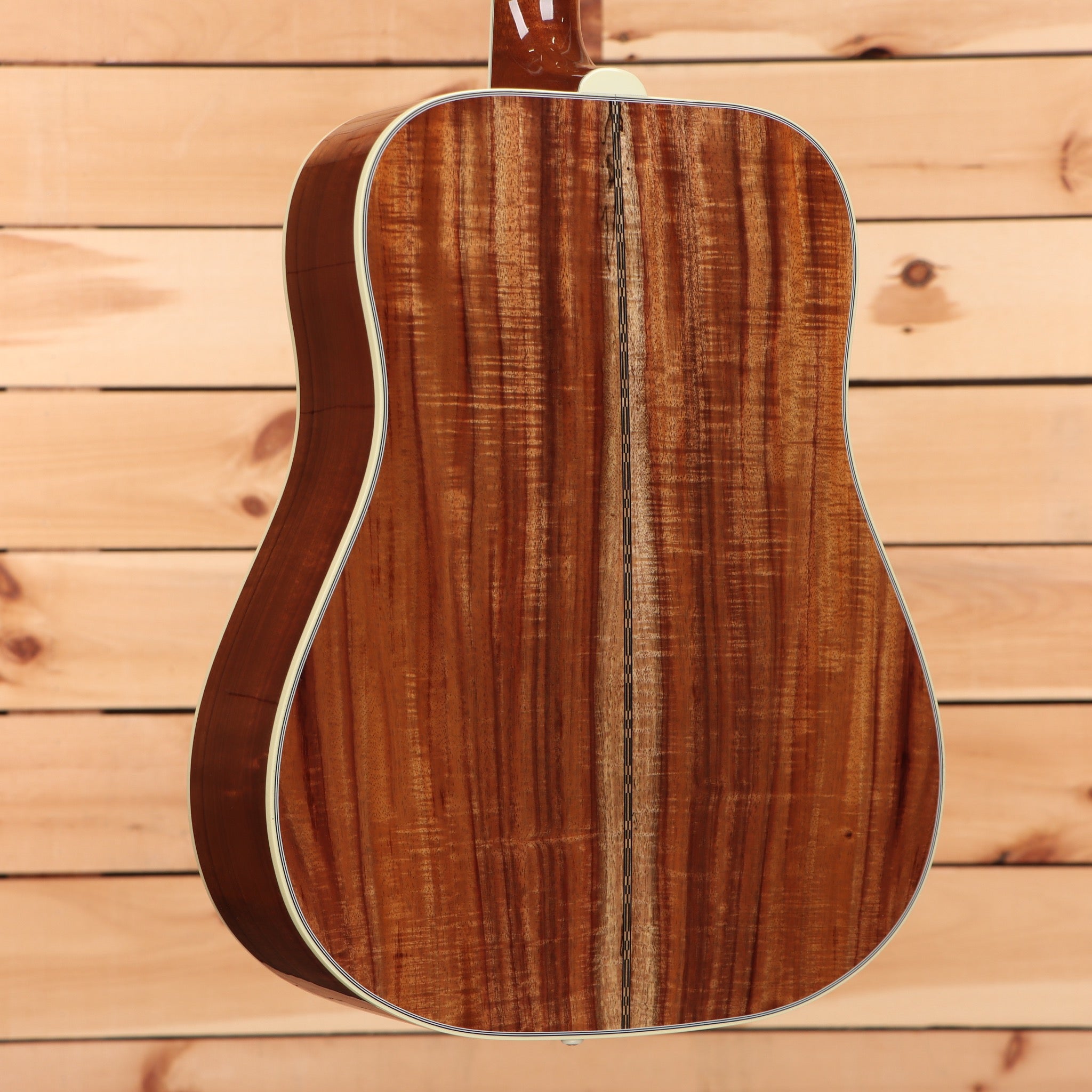 Gibson Hummingbird Custom dreadnought acoustic guitar antique natural with figured wood back