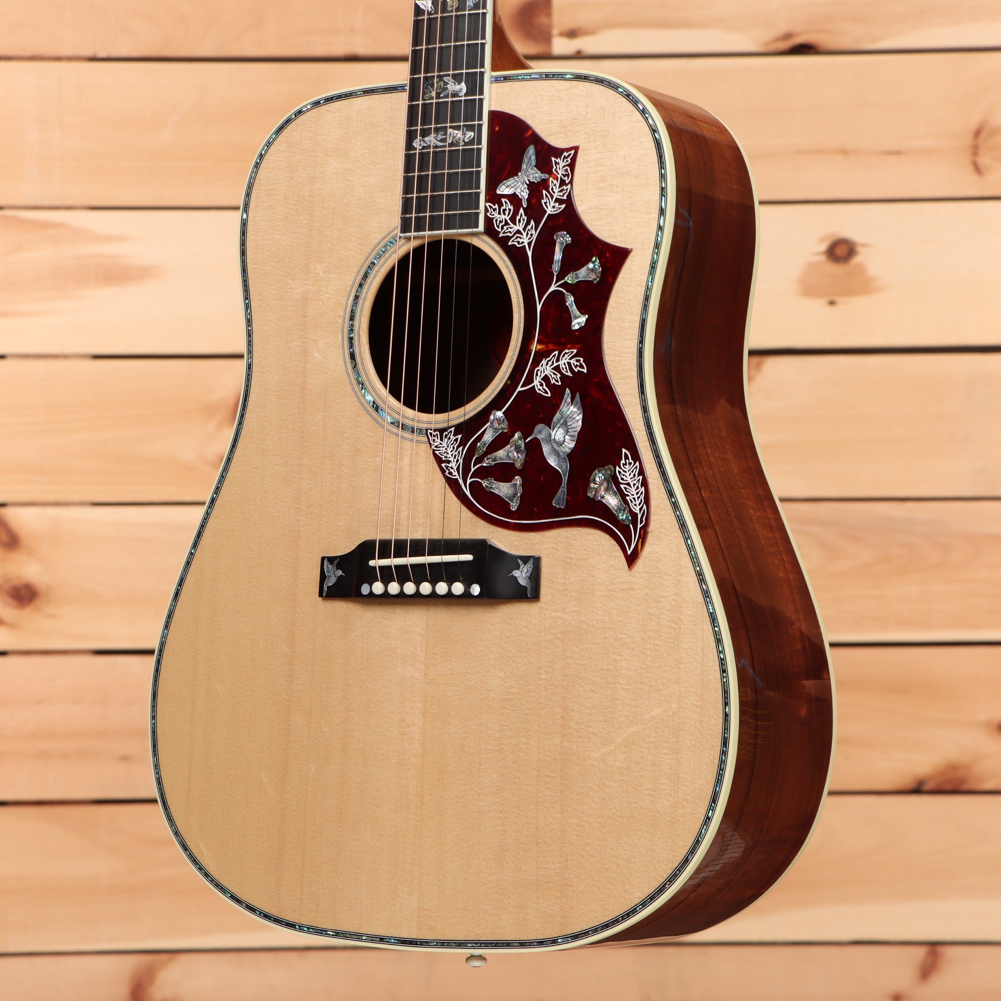 Gibson Hummingbird Custom dreadnought acoustic guitar Antique Natural with burgundy pickguard inlay