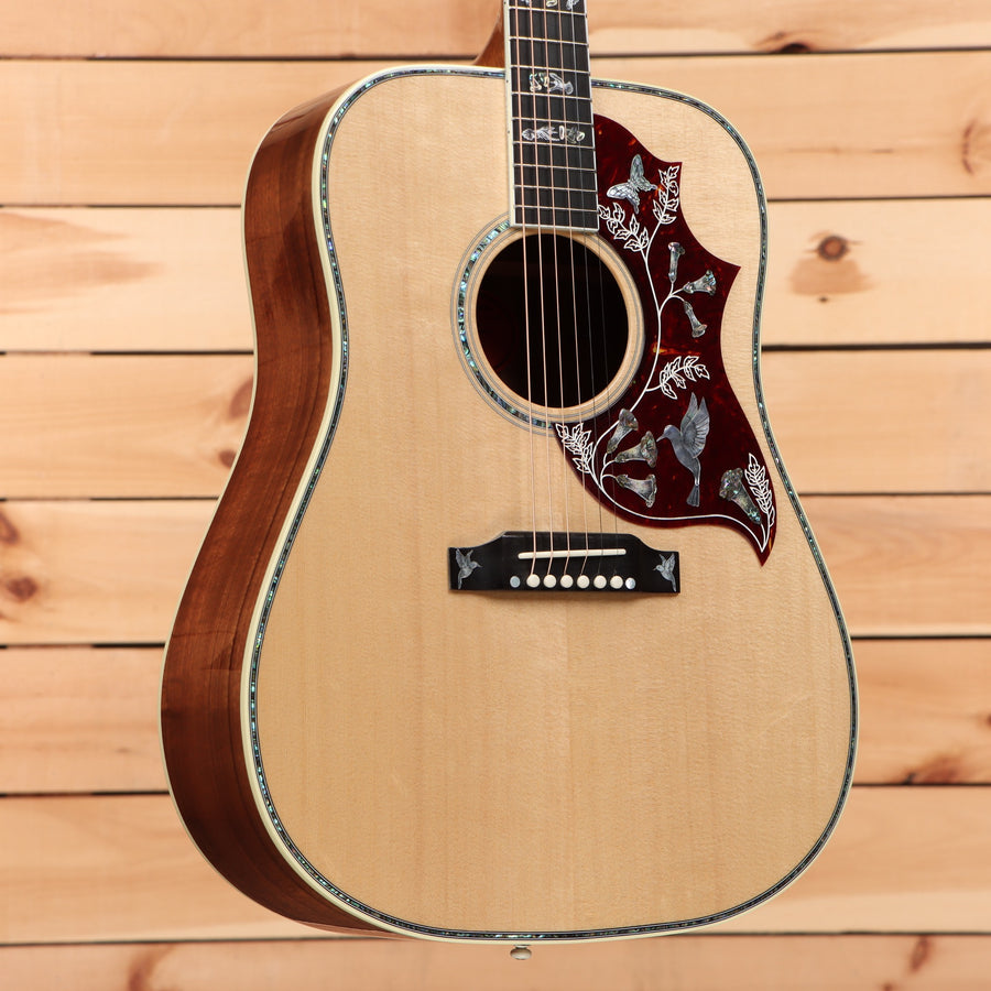 Gibson Hummingbird Custom dreadnought acoustic guitar Antique Natural with burgundy pickguard inlay
