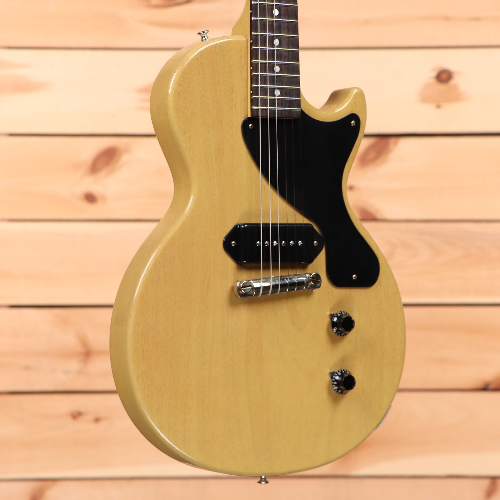 Gibson 1957 Les Paul Junior Reissue TV Yellow electric guitar with P90 pickup and single-cutaway body