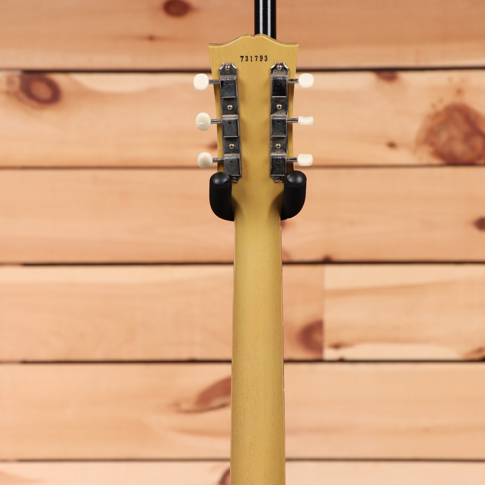Gibson 1957 Les Paul Junior Reissue TV Yellow electric guitar with P90 pickup and maple neck