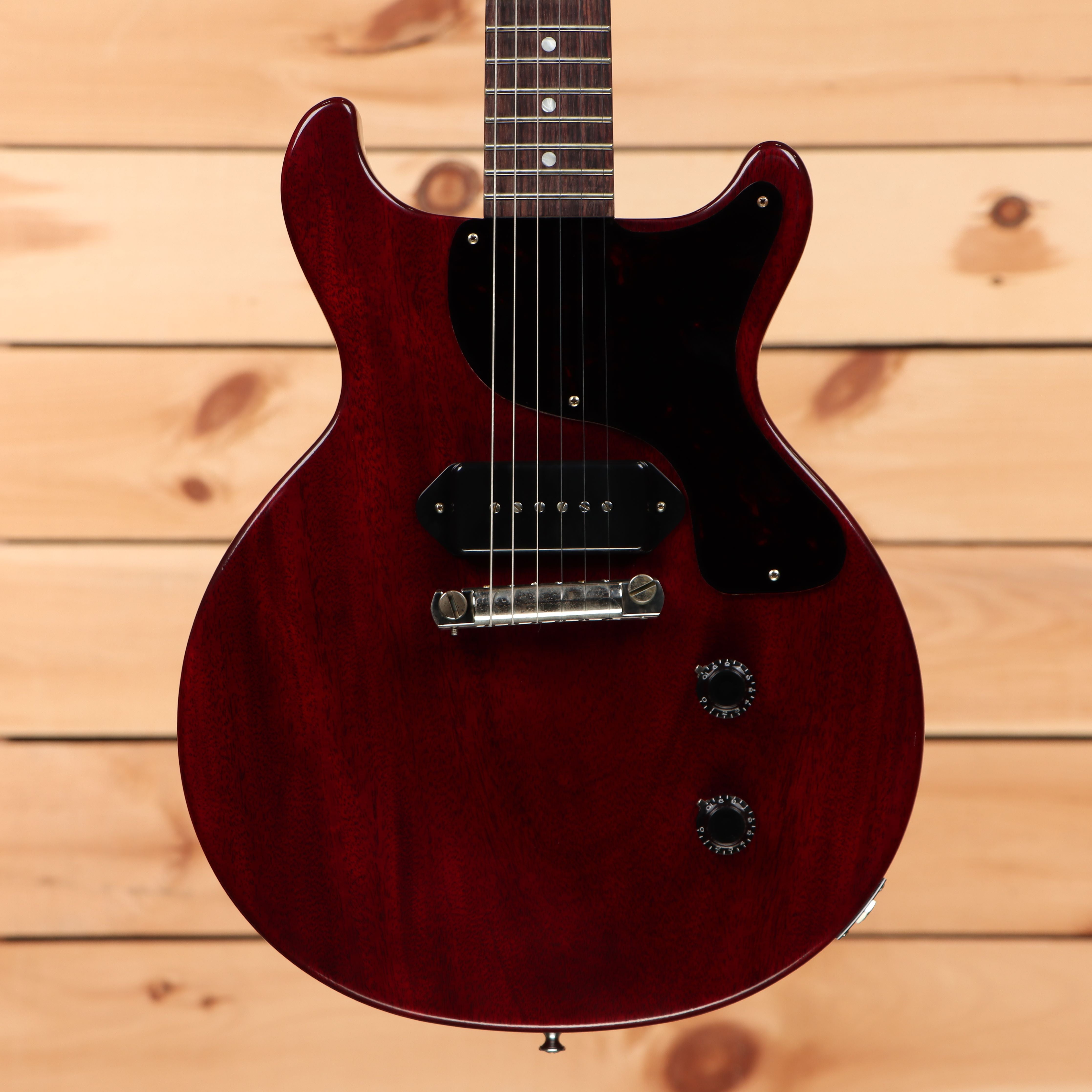Gibson 1958 Les Paul Junior Double-Cut Reissue VOS Cherry Red electric guitar with P90 pickups