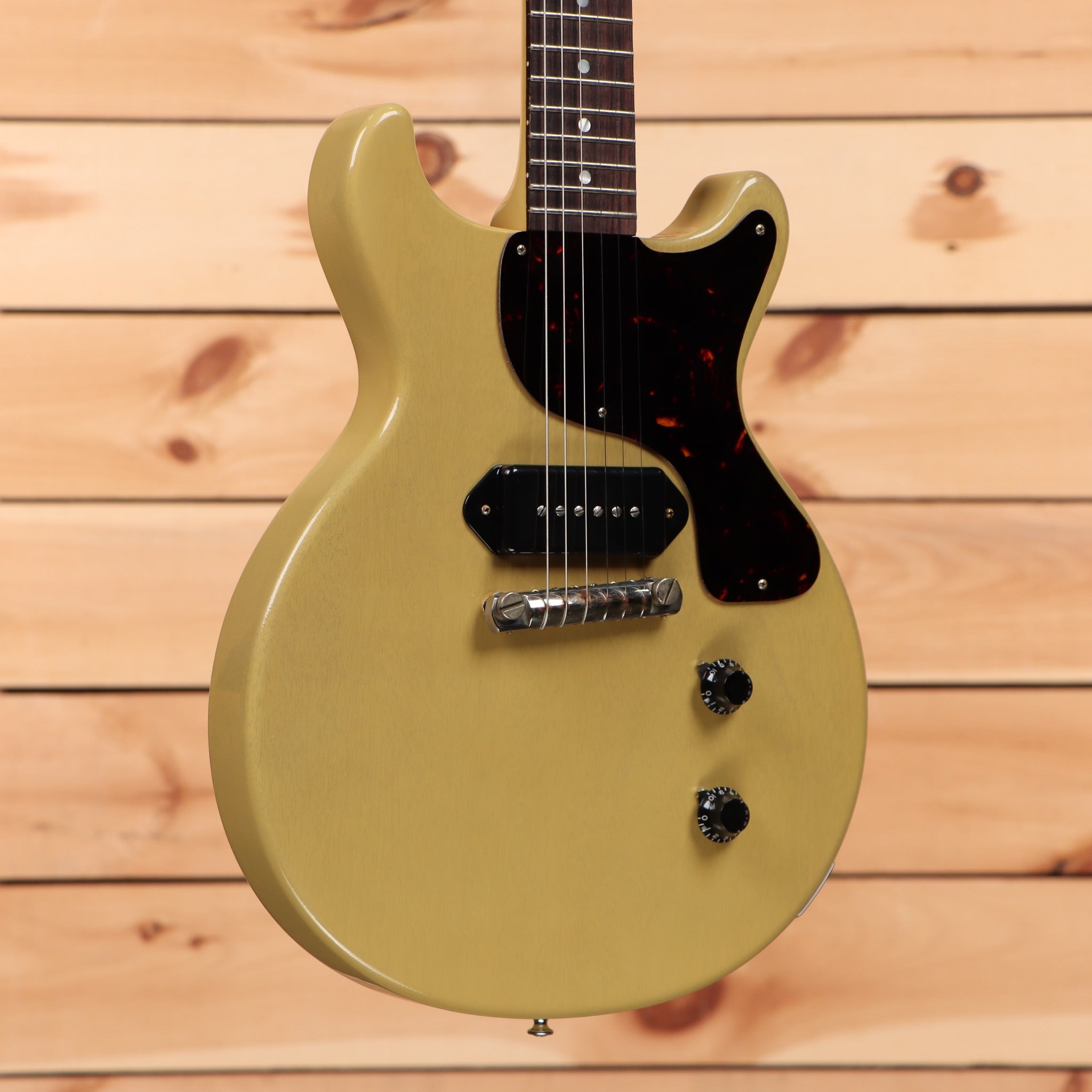 Gibson 1958 Les Paul Junior Double-Cut Reissue VOS electric guitar TV Yellow with P90 pickup and single-cutaway body design