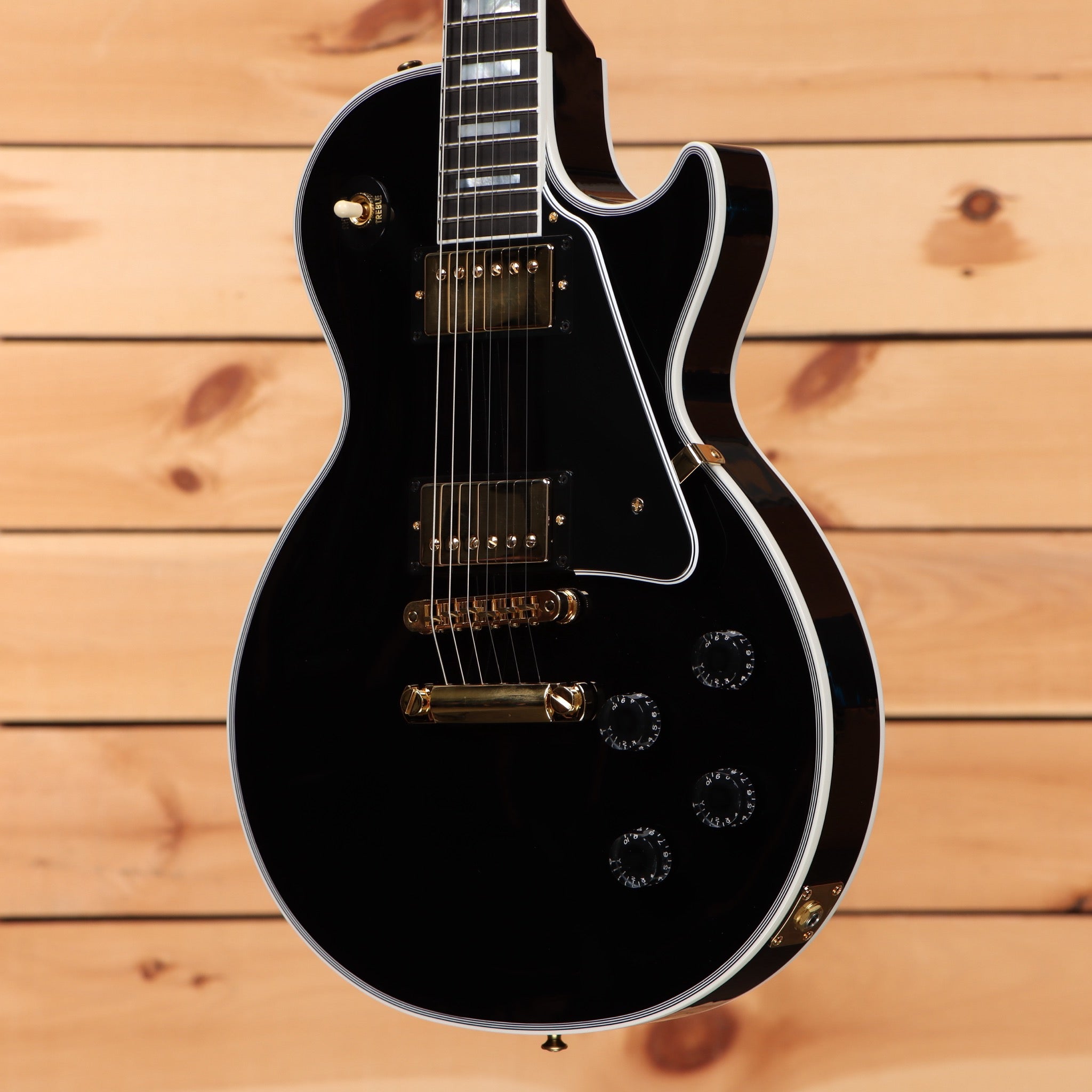 Gibson Les Paul Custom electric guitar Ebony with gold hardware and dual humbuckers