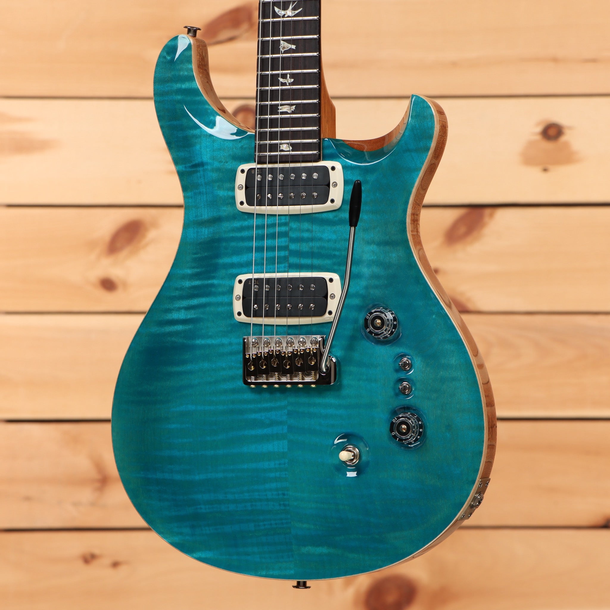 Paul Reed Smith Custom 24 electric guitar Carroll Blue with dual humbucker pickups and flamed maple top