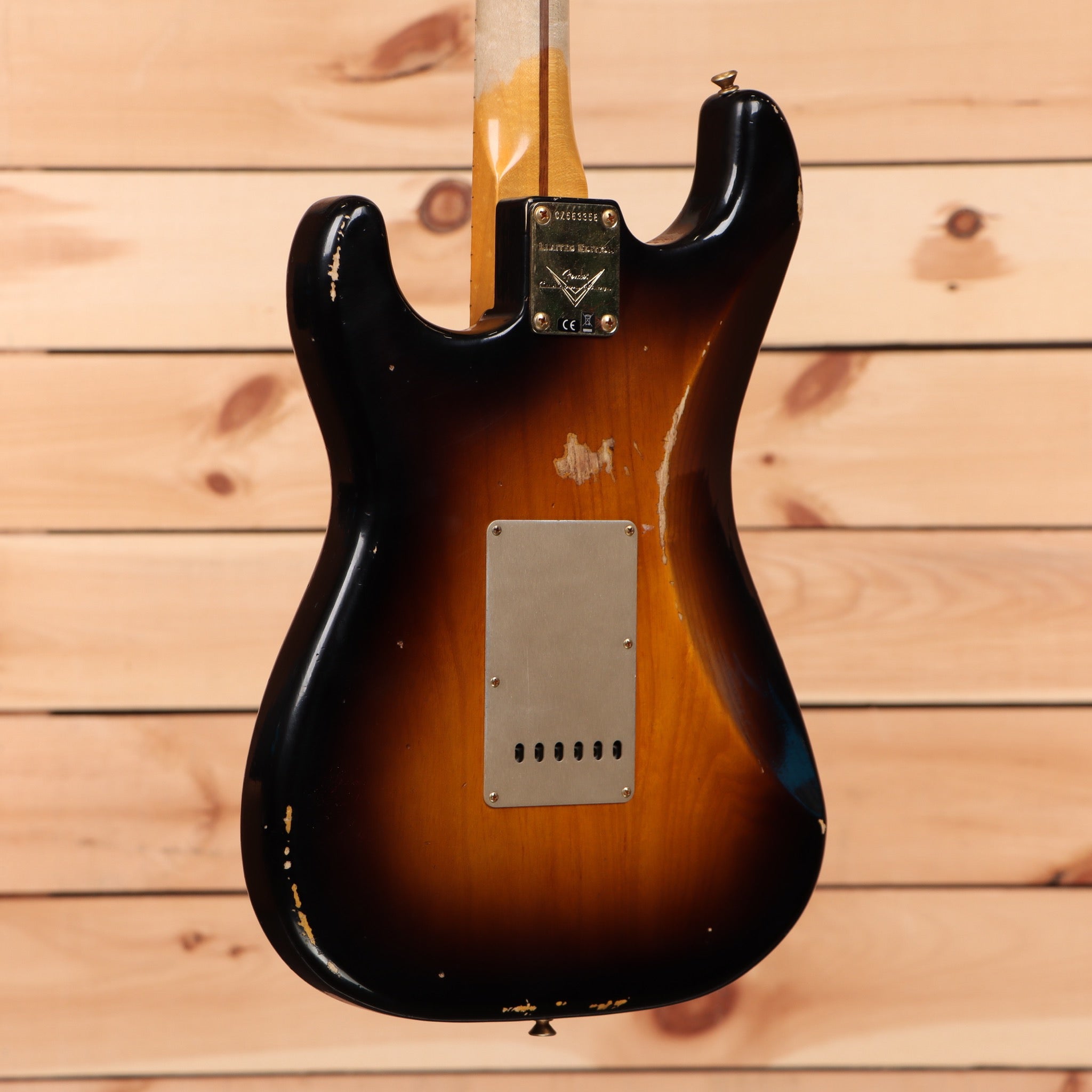 Fender Custom Shop Limited 1955 Stratocaster Relic electric guitar wide fade 2-color sunburst with single-coil pickups