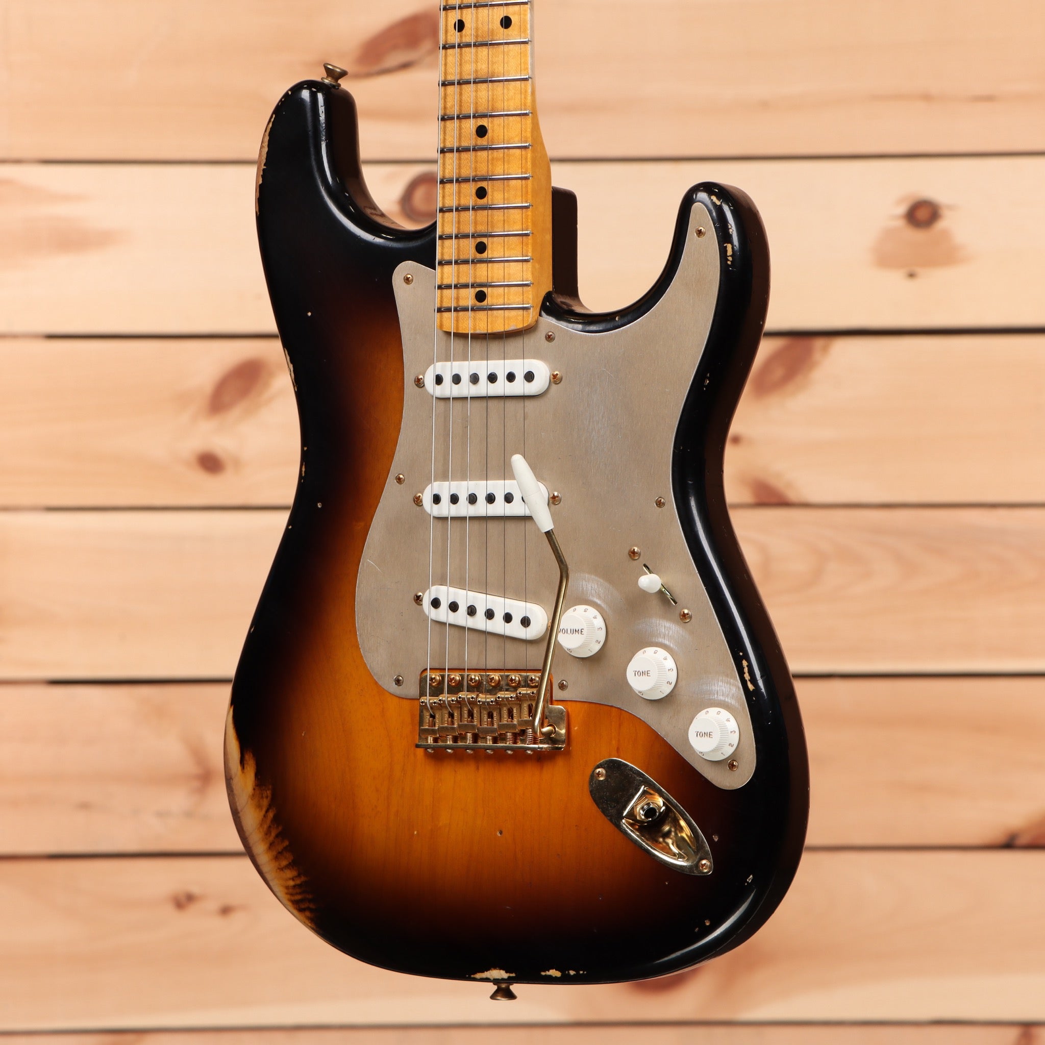 Fender Custom Shop Electric Guitar Limited Edition 55 Stratocaster Relic Gold Hardware Wide Fade 2-Color Sunburst