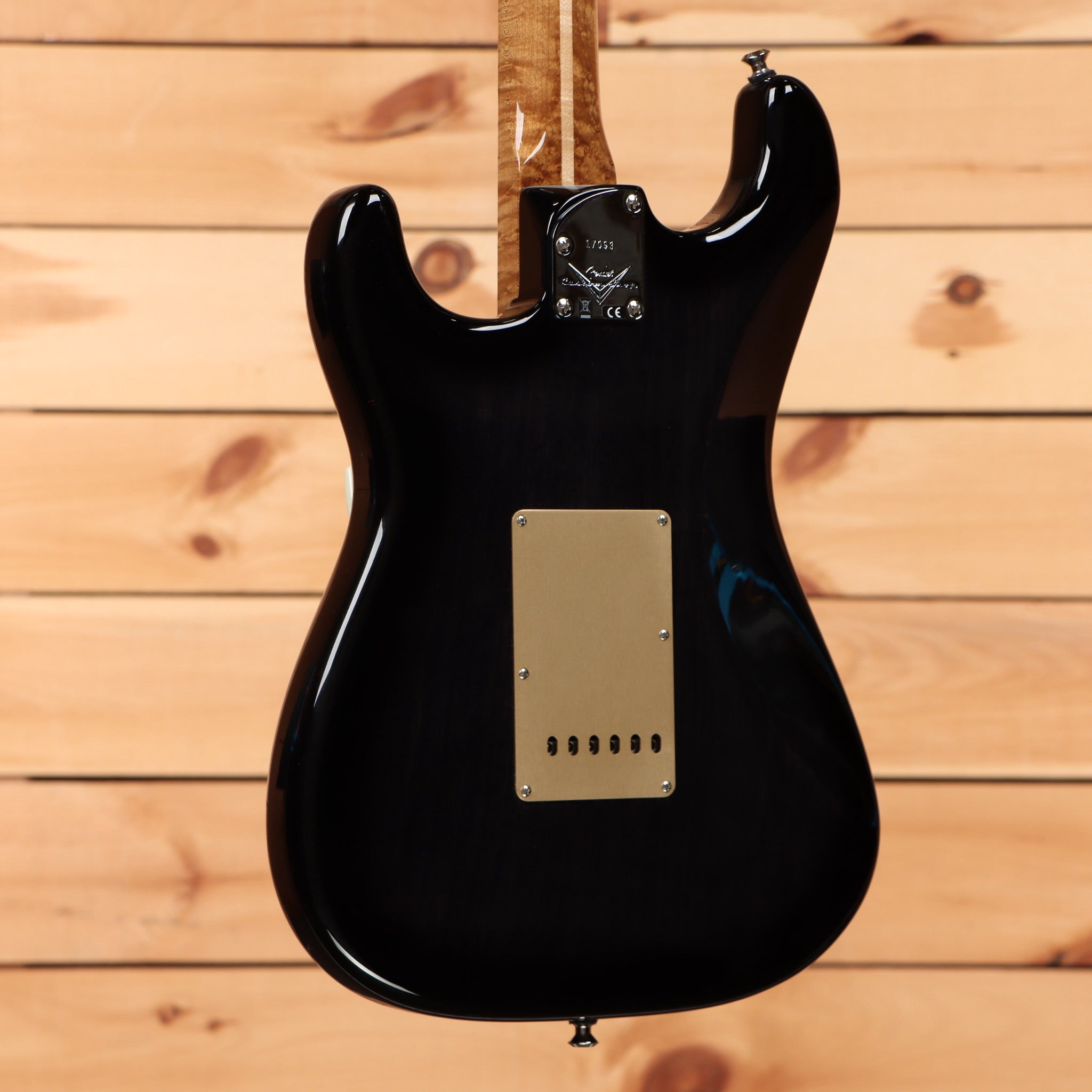 Fender Custom Shop American Custom Stratocaster electric guitar Ebony with cream pickguard and single-coil pickups