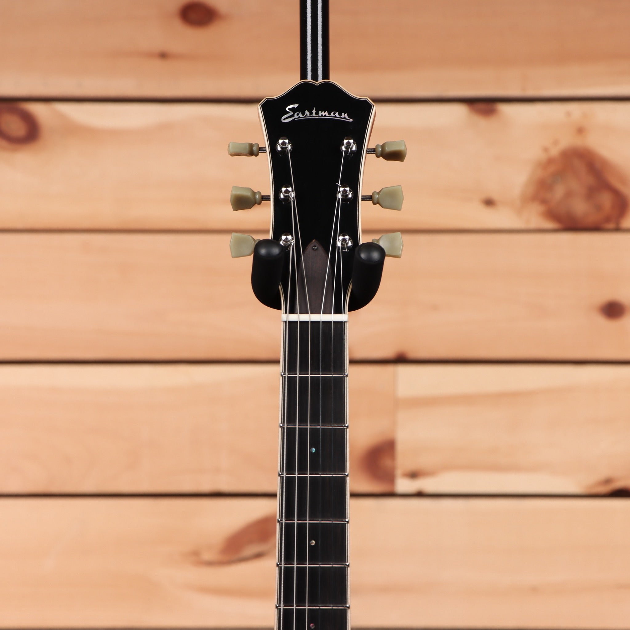 Eastman T184MX semi-hollow body electric guitar Goldburst with vintage-style tuning pegs
