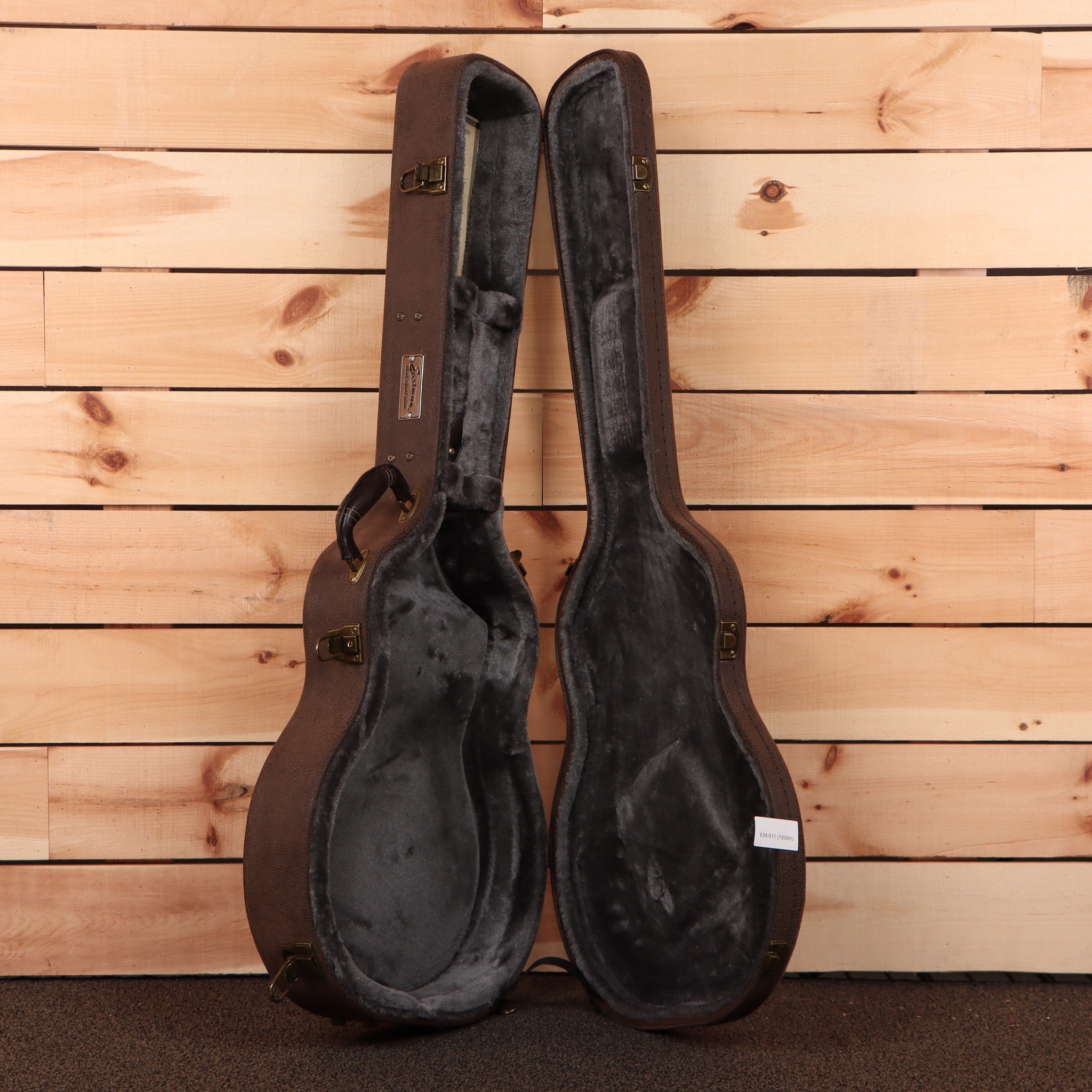 Eastman T64VRD antique red semi-hollow body electric guitar brown leather case with velvet lining