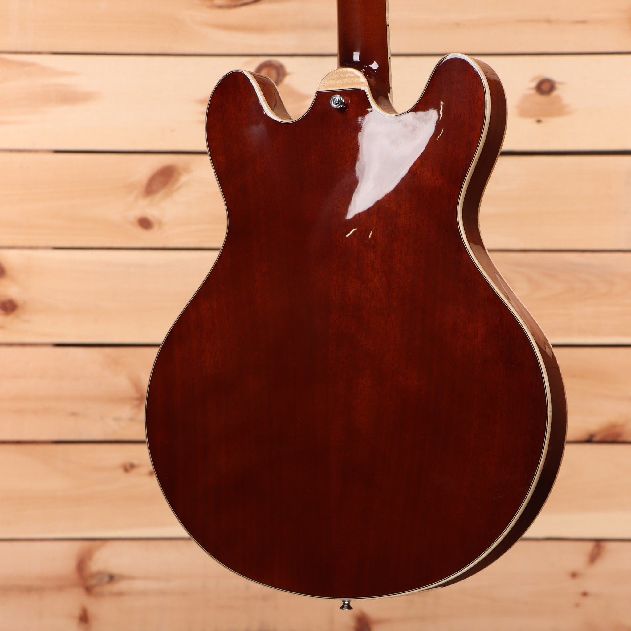 Eastman T186MX semi-hollow electric guitar Goldburst with white pickguard and f-hole cutaway