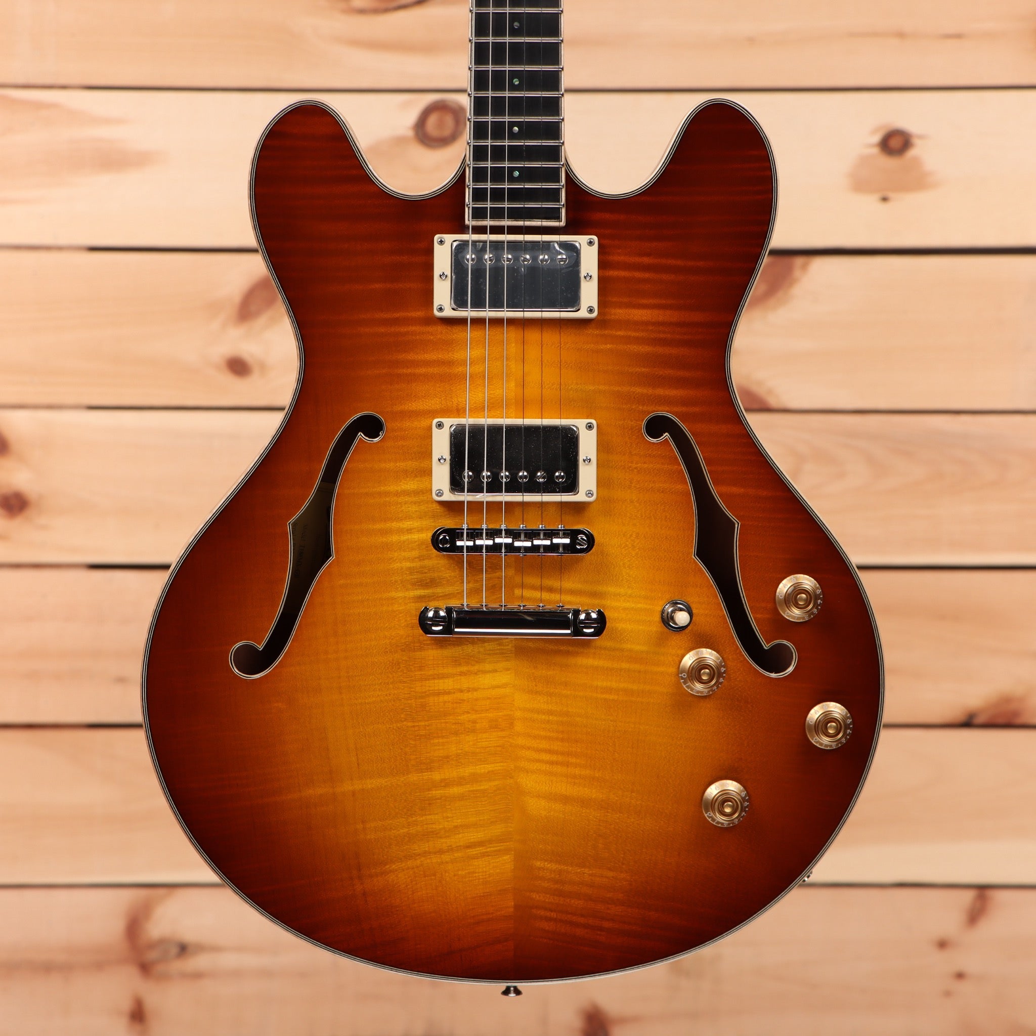 Eastman T186MX semi-hollow electric guitar Goldburst flamed maple top with f-holes