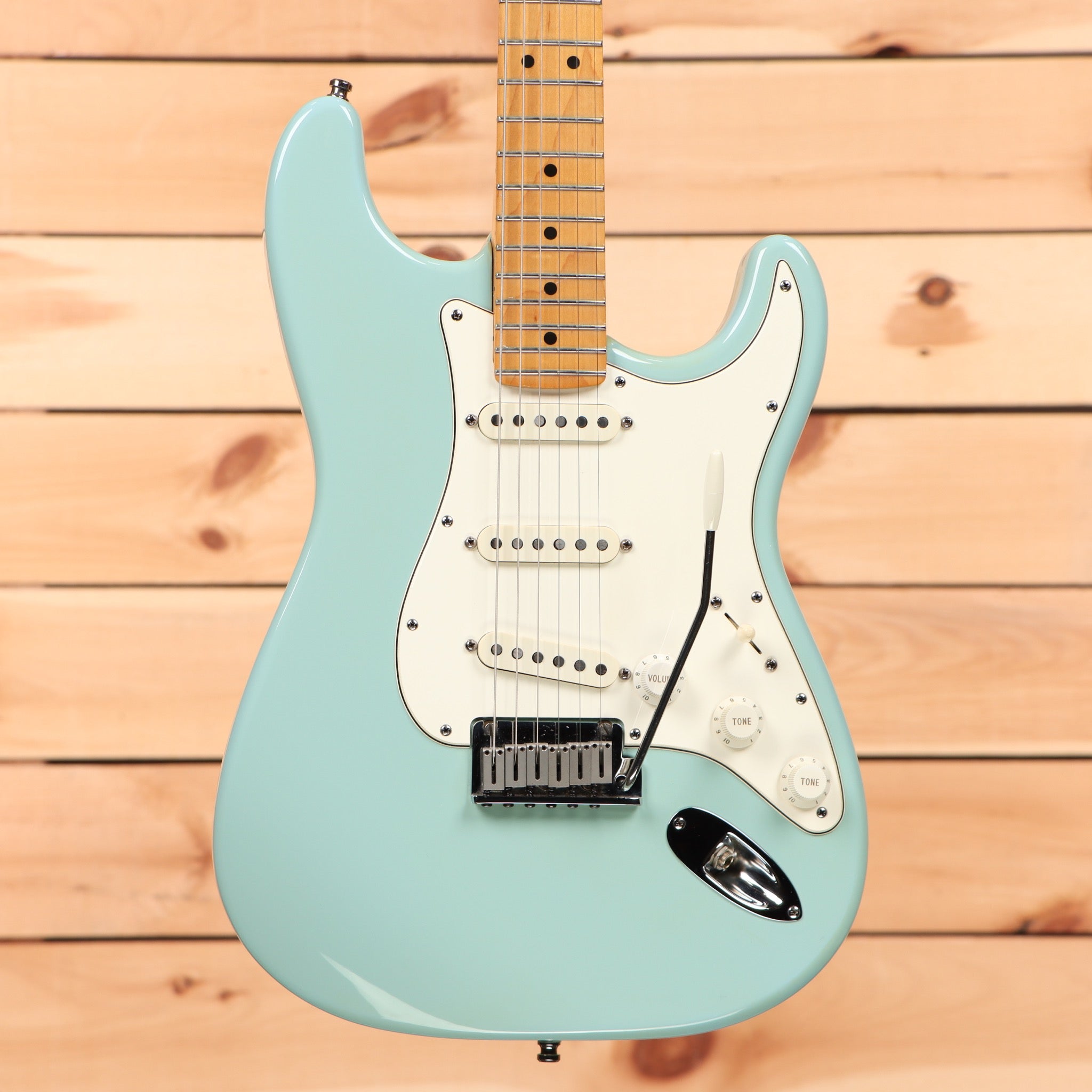 Fender American Standard Stratocaster - Sonic Blue