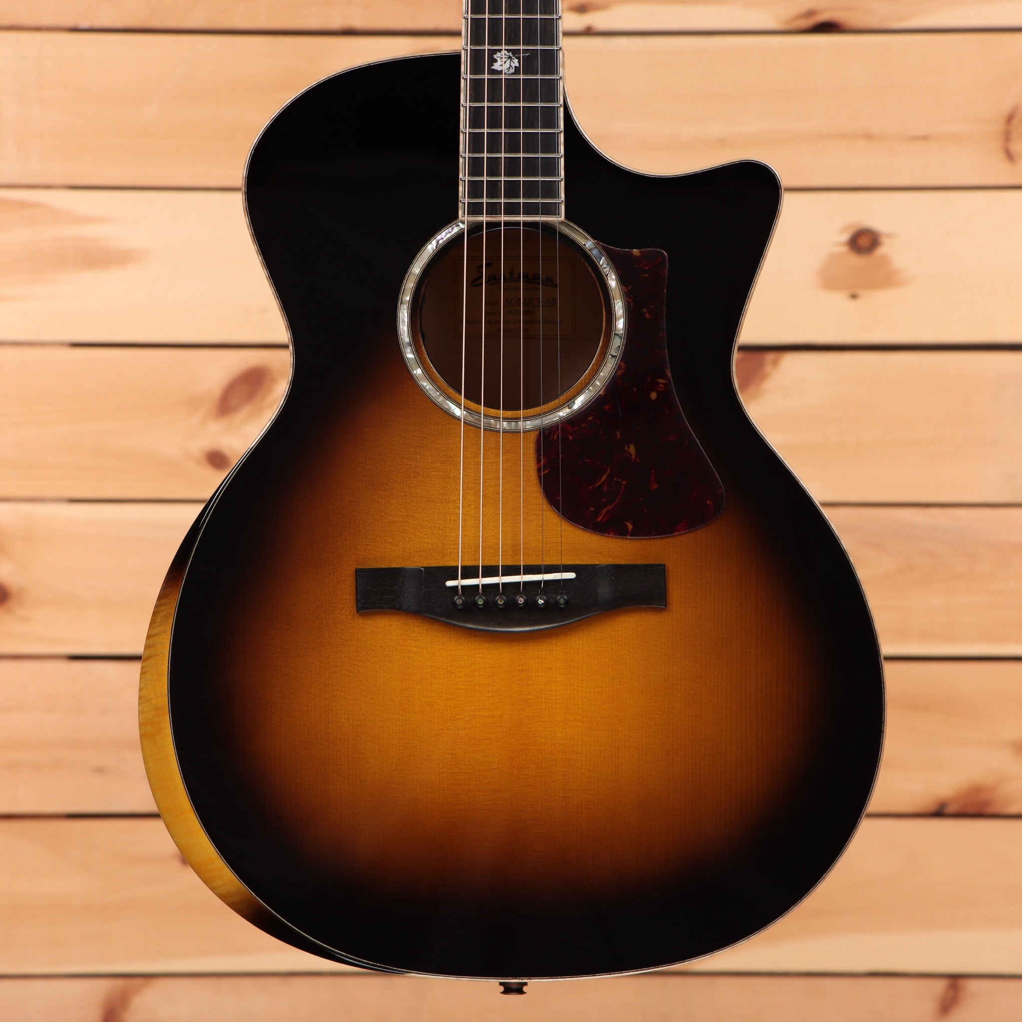 Eastman AC622CE sunburst acoustic guitar with cutaway and tortoiseshell pickguard