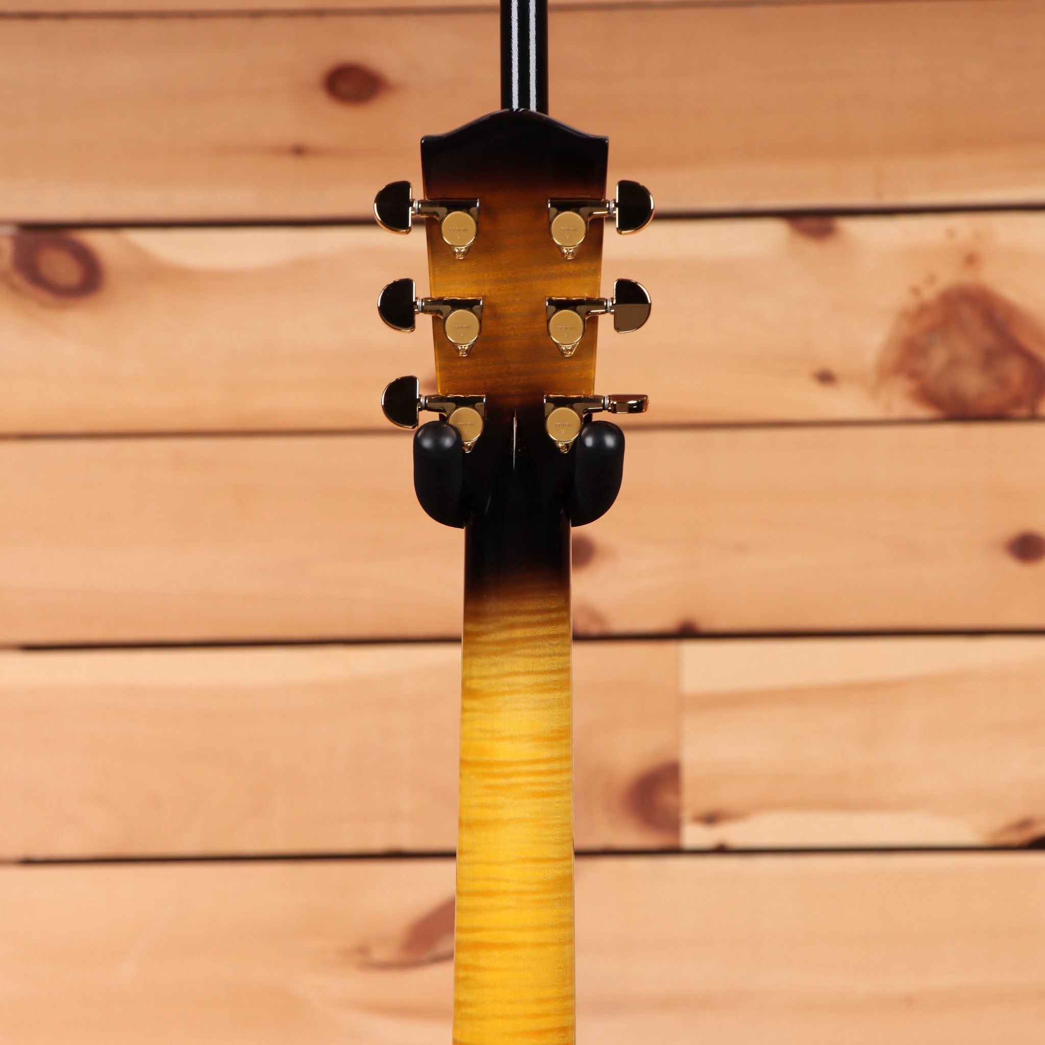 Eastman AC622CE acoustic guitar sunburst finish with gold tuning machines and maple neck