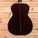 Eastman E20OM acoustic guitar natural finish with mahogany back and sides