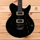 Eastman Romeo NYC semi-hollow body electric guitar black with dual humbucker pickups and f-holes