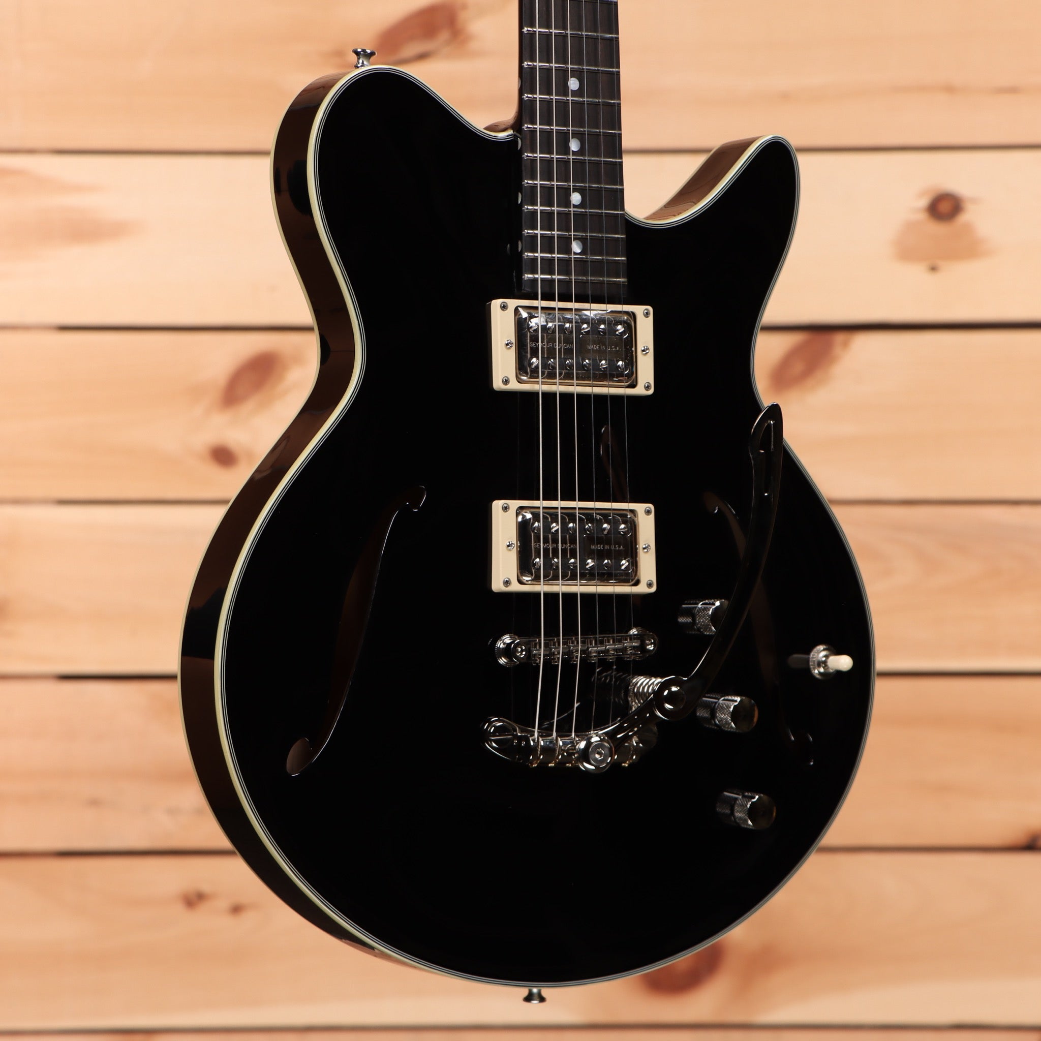Eastman Romeo NYC semi-hollow electric guitar black finish dual humbucker pickups