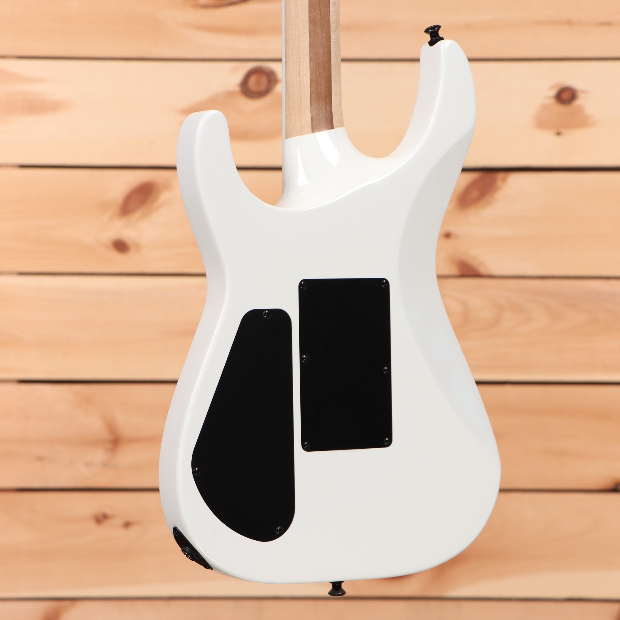 Jackson Pro Plus Series Soloist SLA3 electric guitar Snow White with dual black pickguards