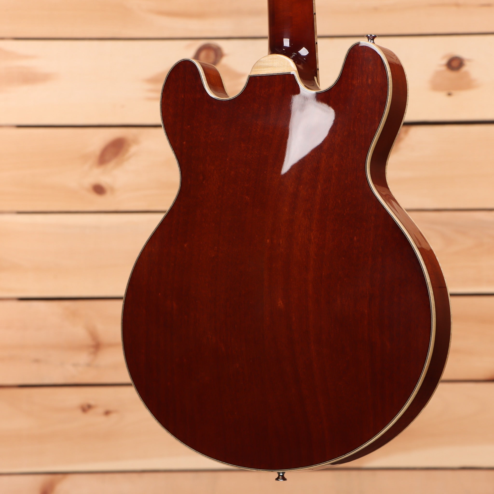 Eastman T184MX semi-hollow electric guitar goldburst finish with f-hole and binding details