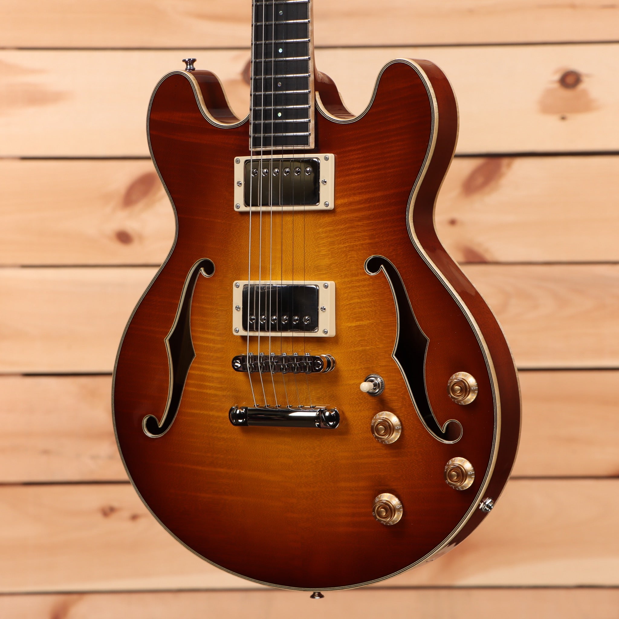 Eastman T184MX semi-hollow electric guitar Goldburst with dual humbuckers and f-holes