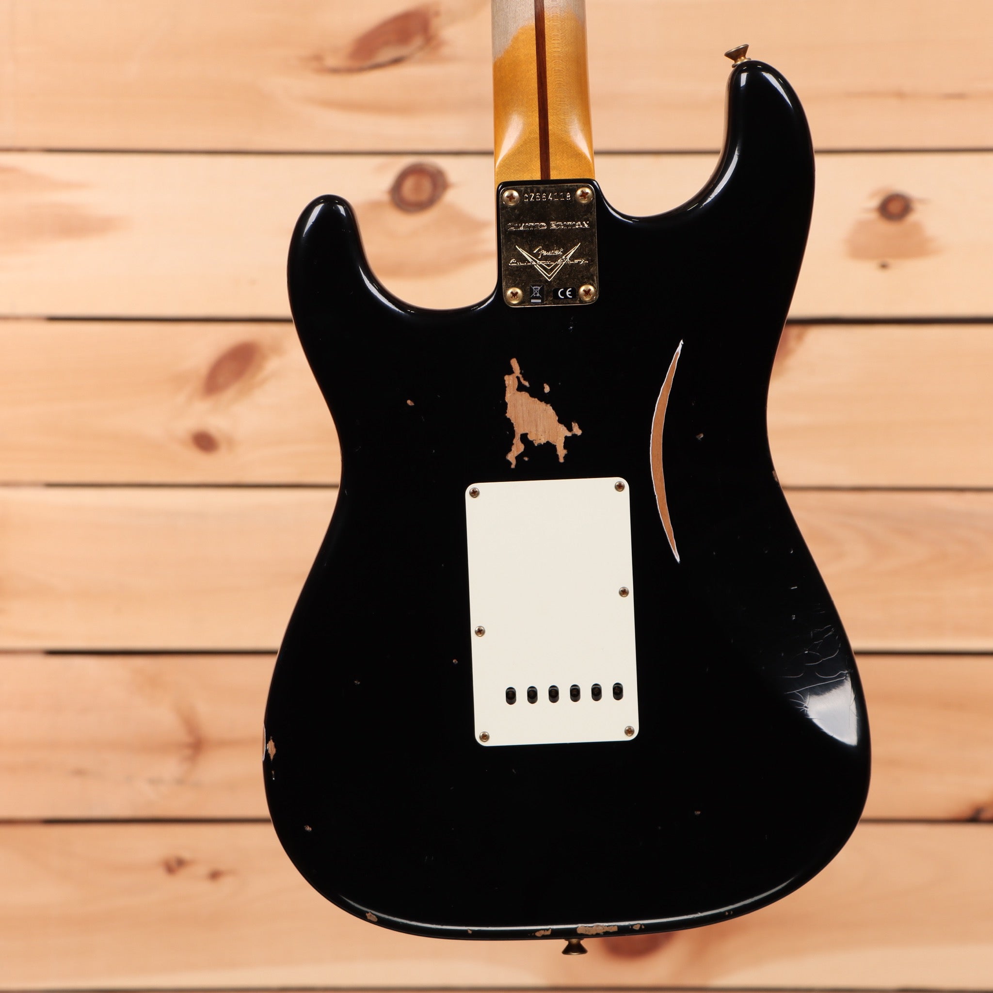1957 Stratocaster Relic Aged Black指板も同様です - ギター